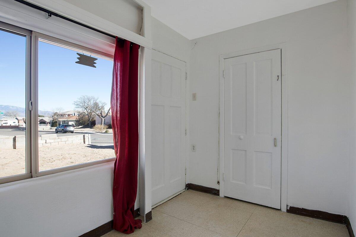 463 LOMA HERMOSA Drive NW