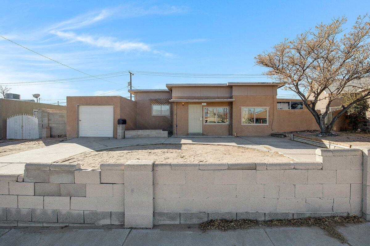 463 LOMA HERMOSA Drive NW