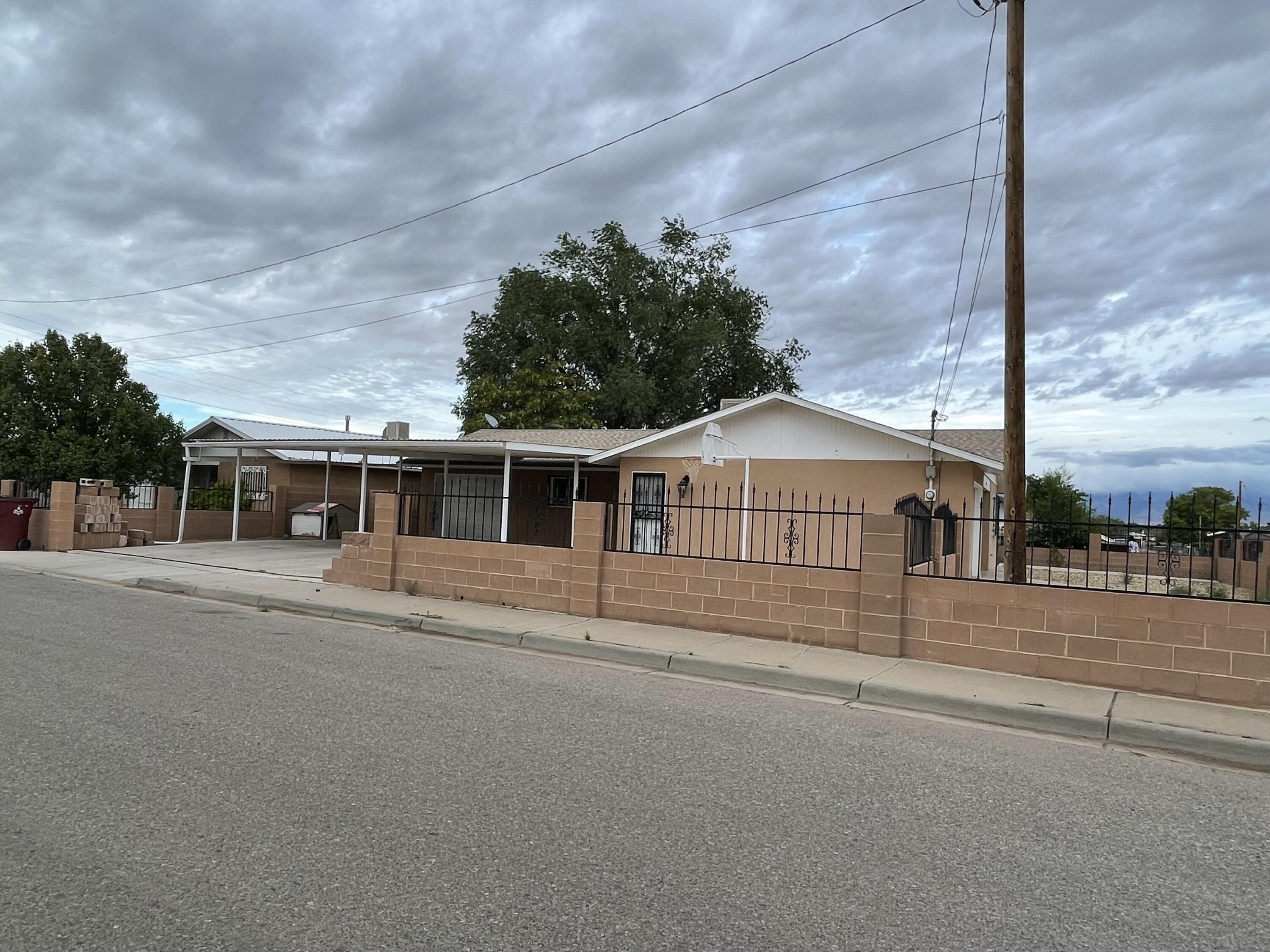1020 DILLON Avenue