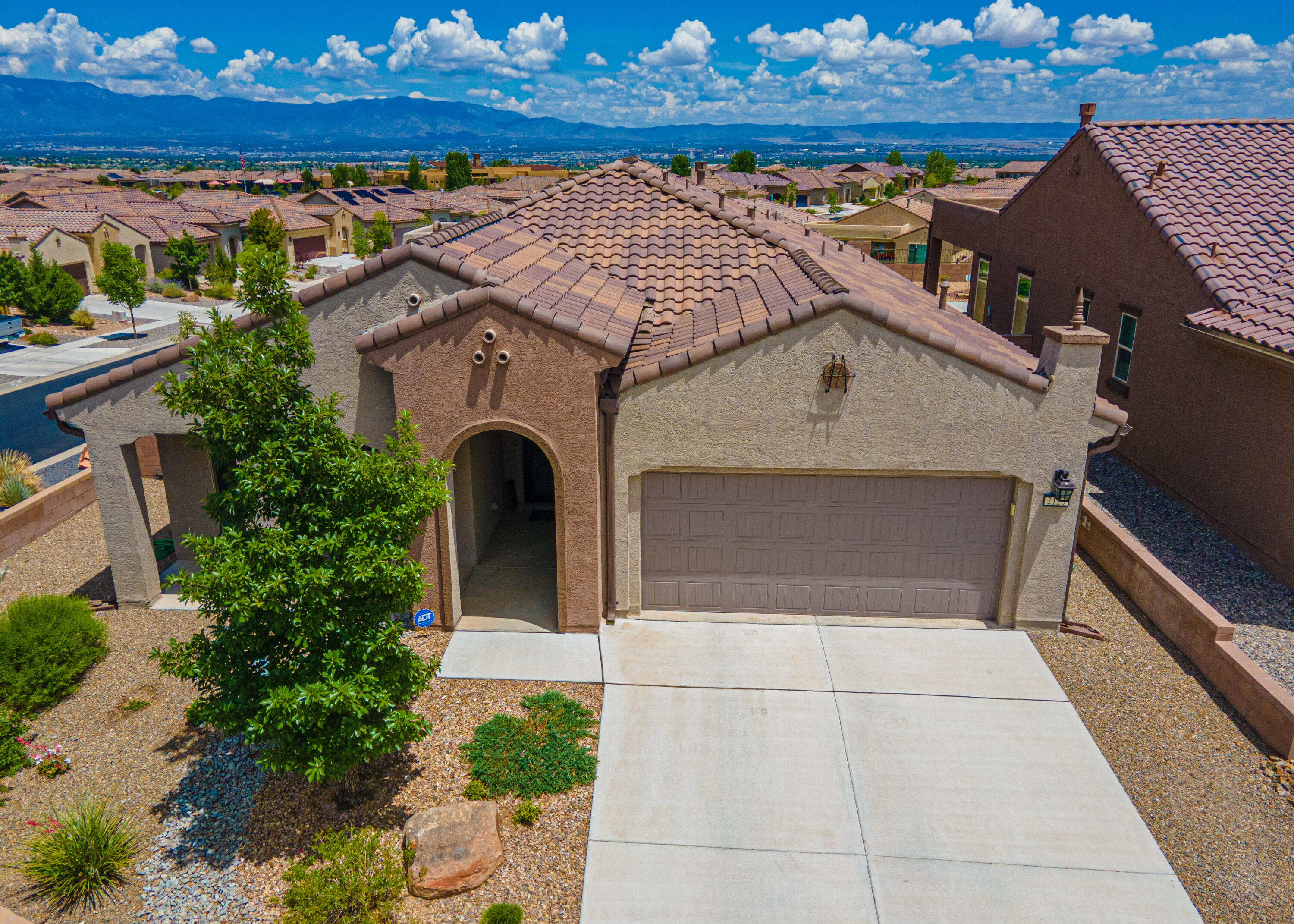 2120 CAVE CREEK Lane NW