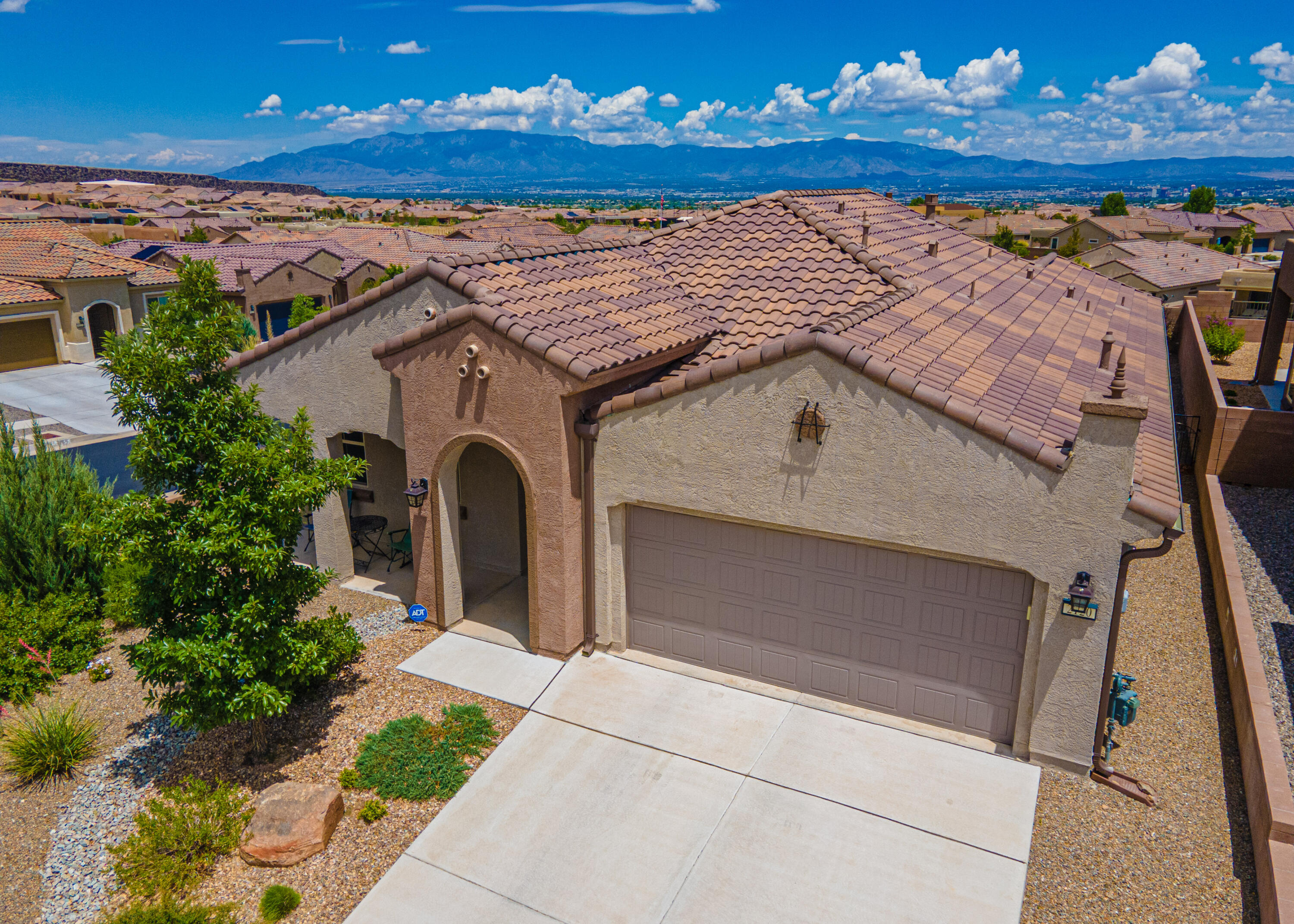 2120 CAVE CREEK Lane NW