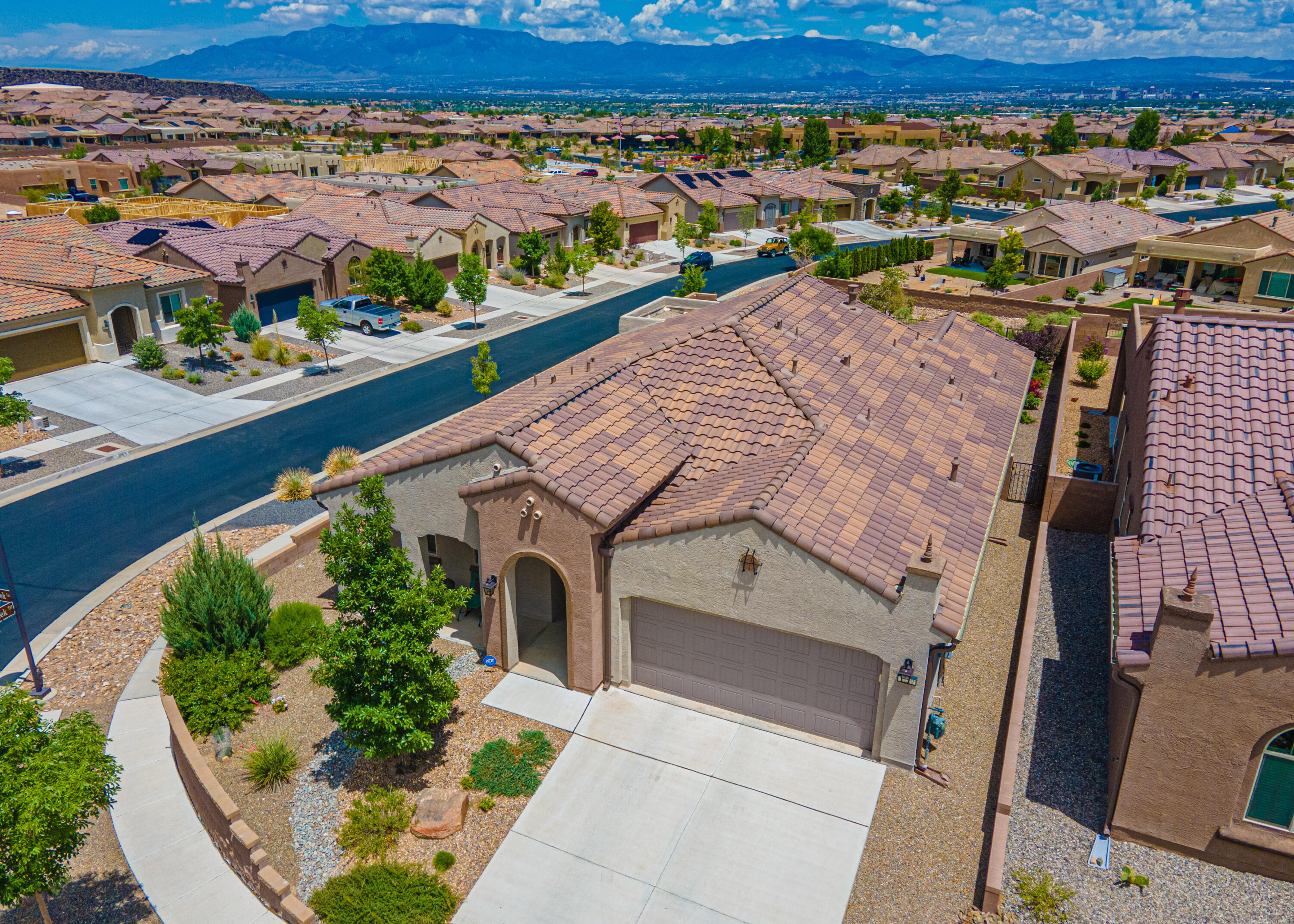 2120 CAVE CREEK Lane NW