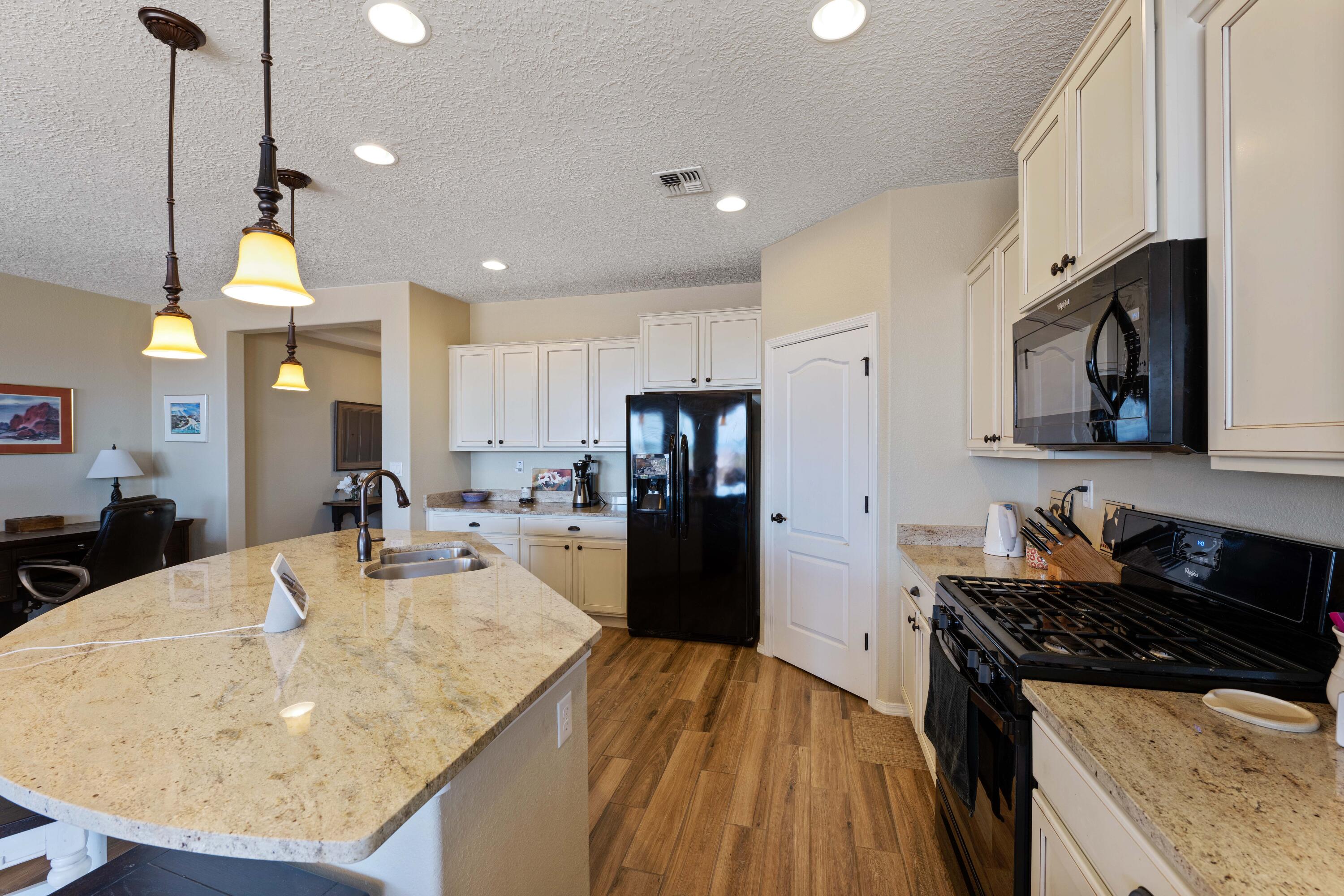 2120 CAVE CREEK Lane NW