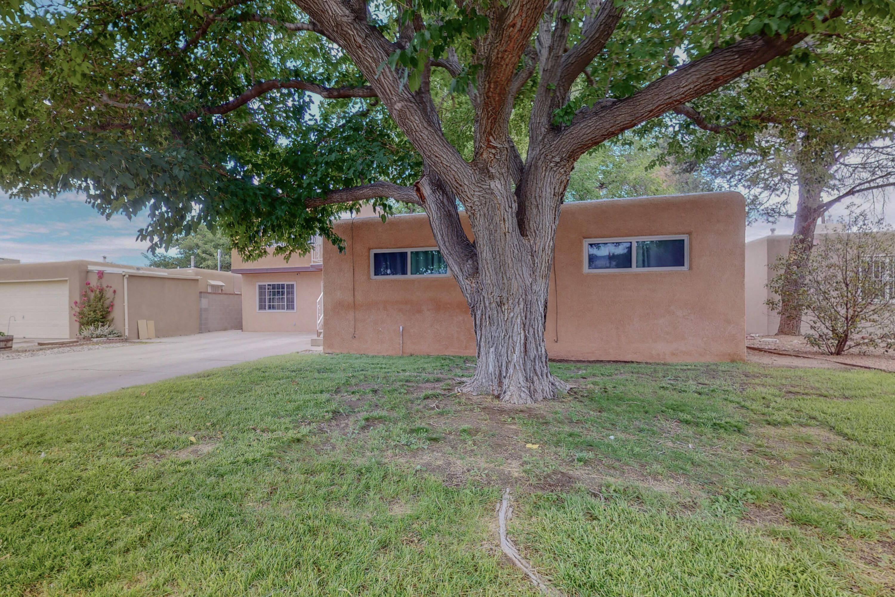 2413 CAGUA Drive NE