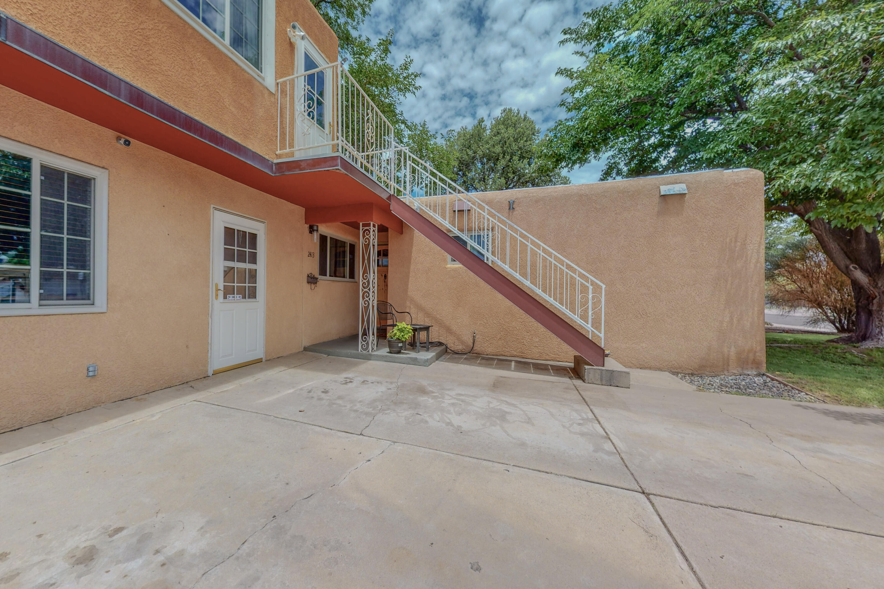 2413 CAGUA Drive NE