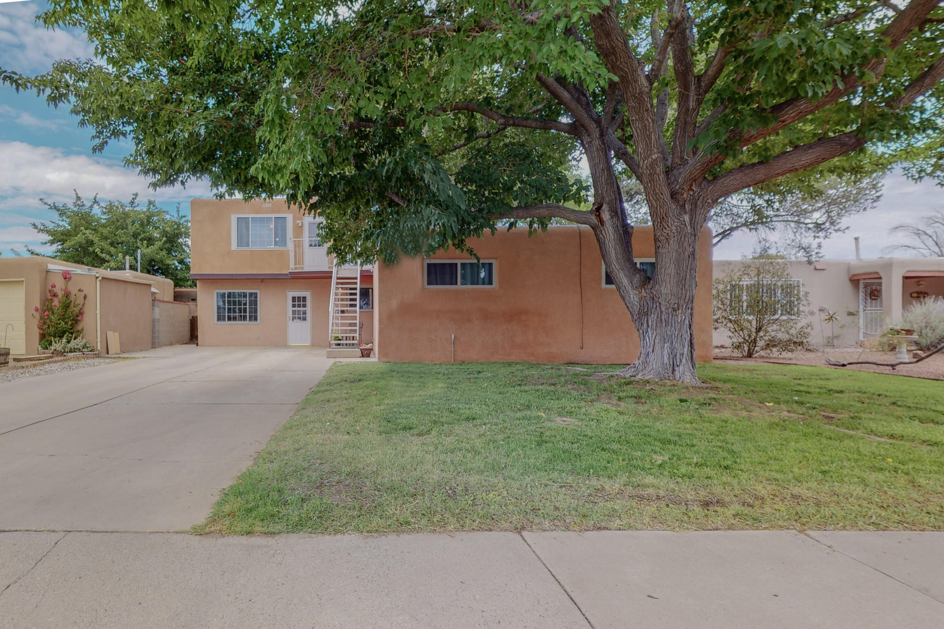 2413 CAGUA Drive NE