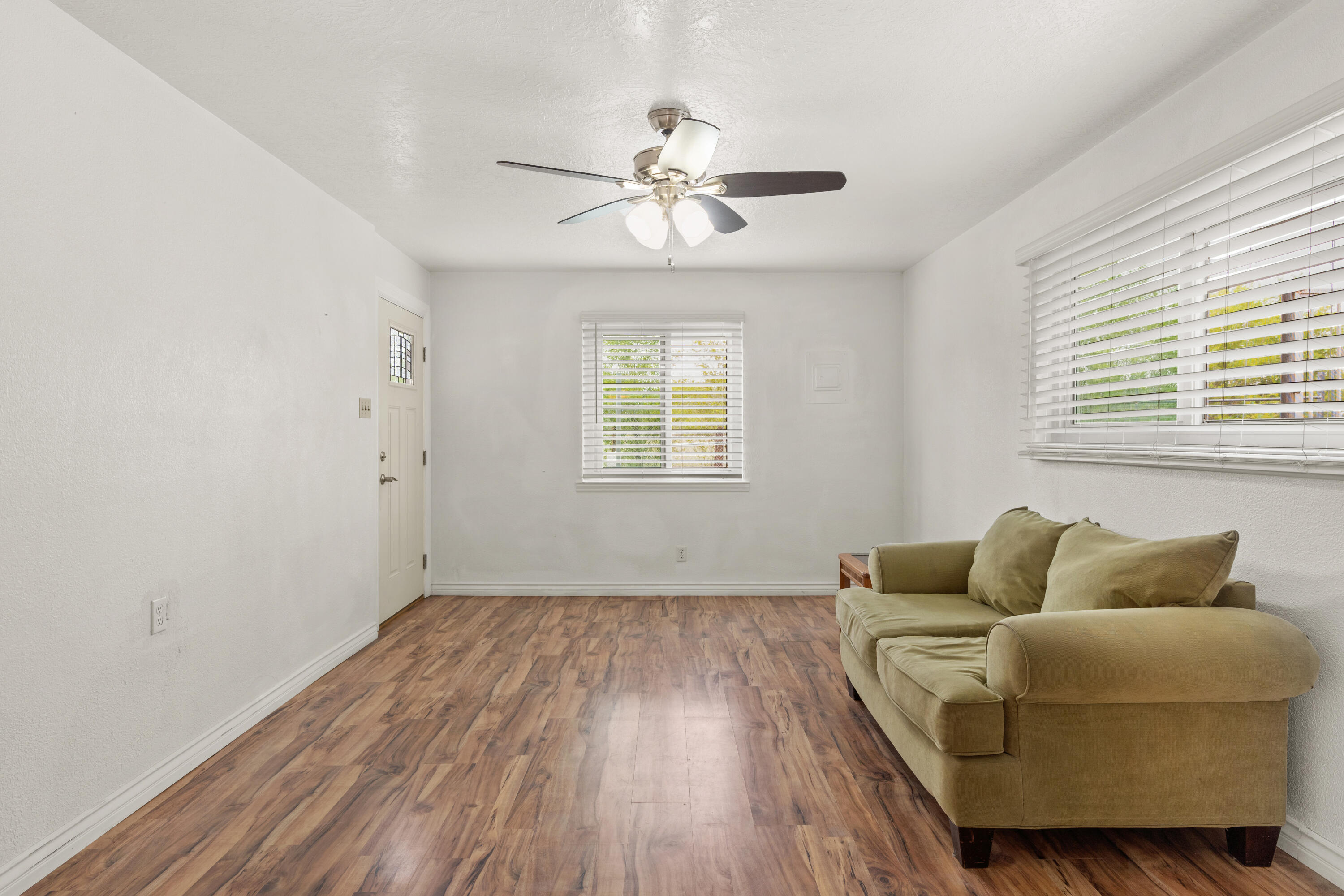 2130 LA VEGA Drive SW