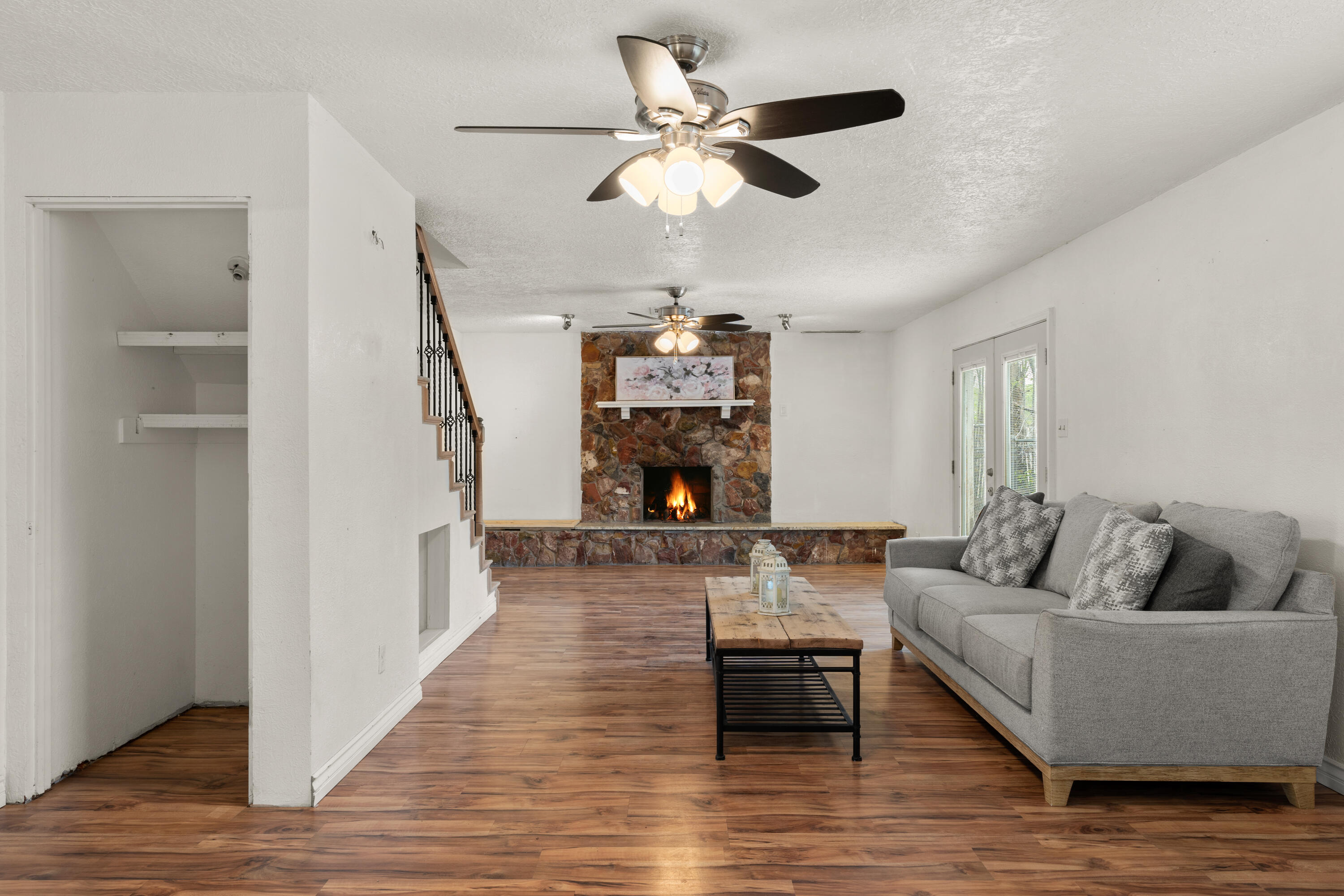 2130 LA VEGA Drive SW