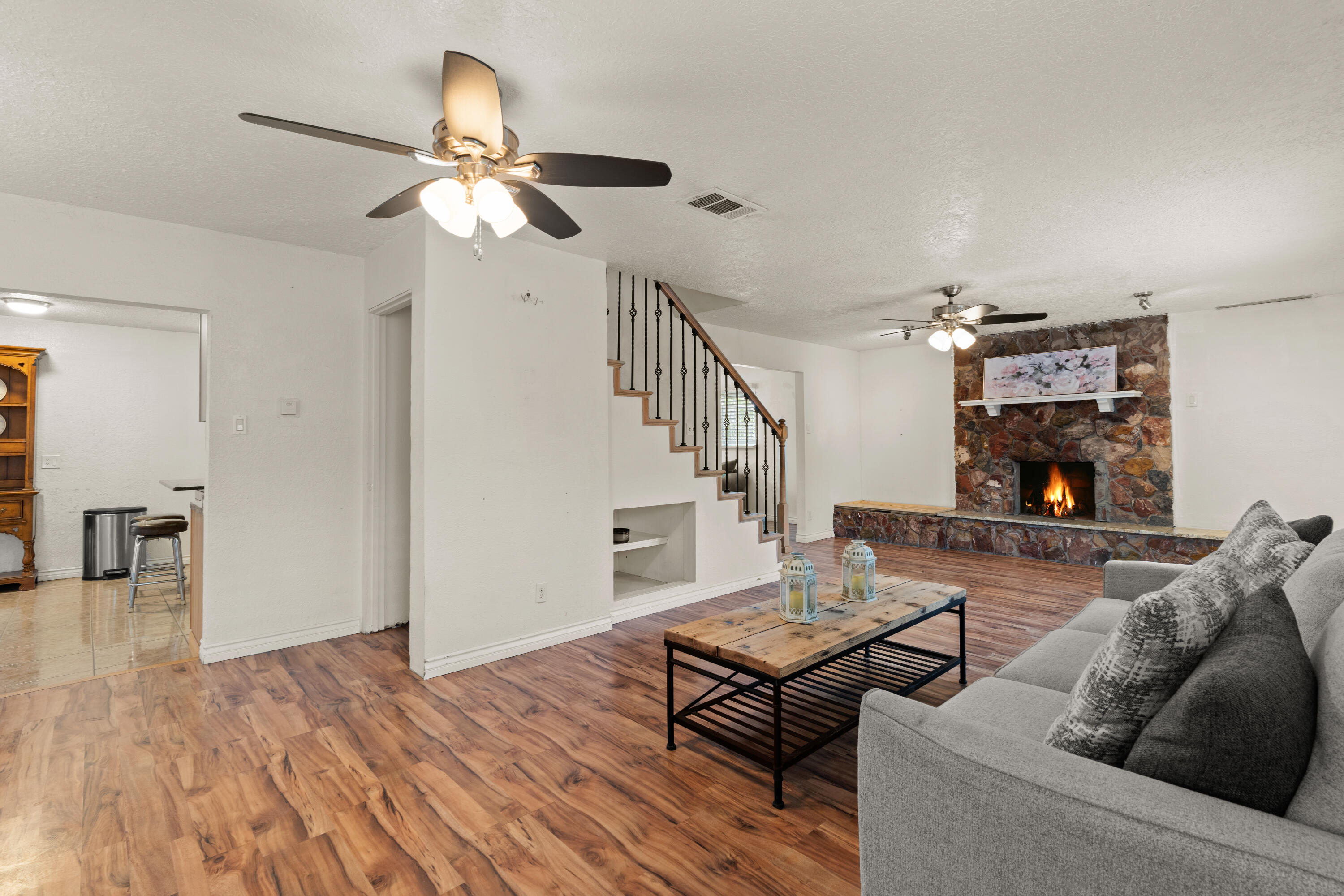2130 LA VEGA Drive SW