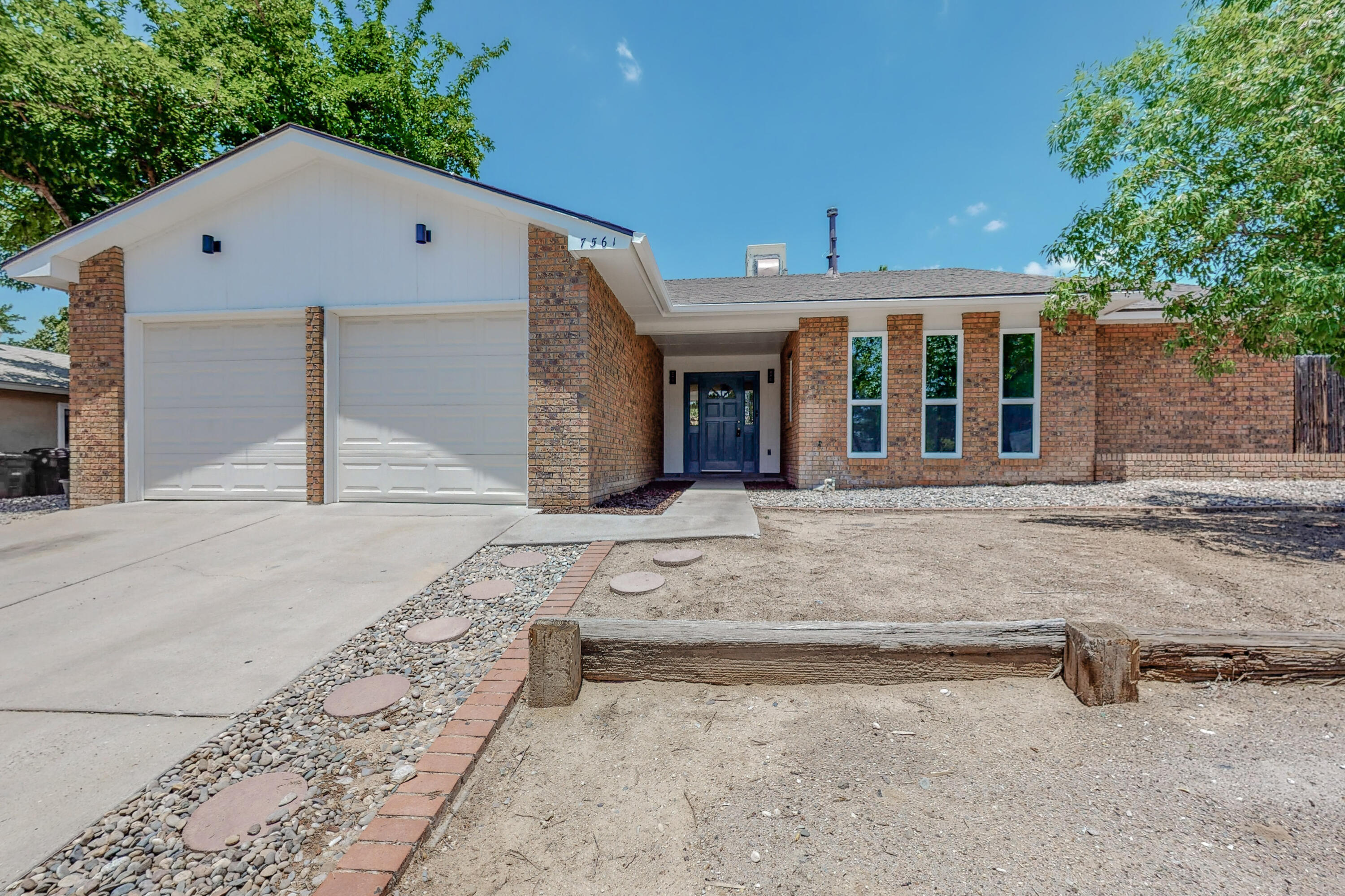 7561 CAPULIN Road NE