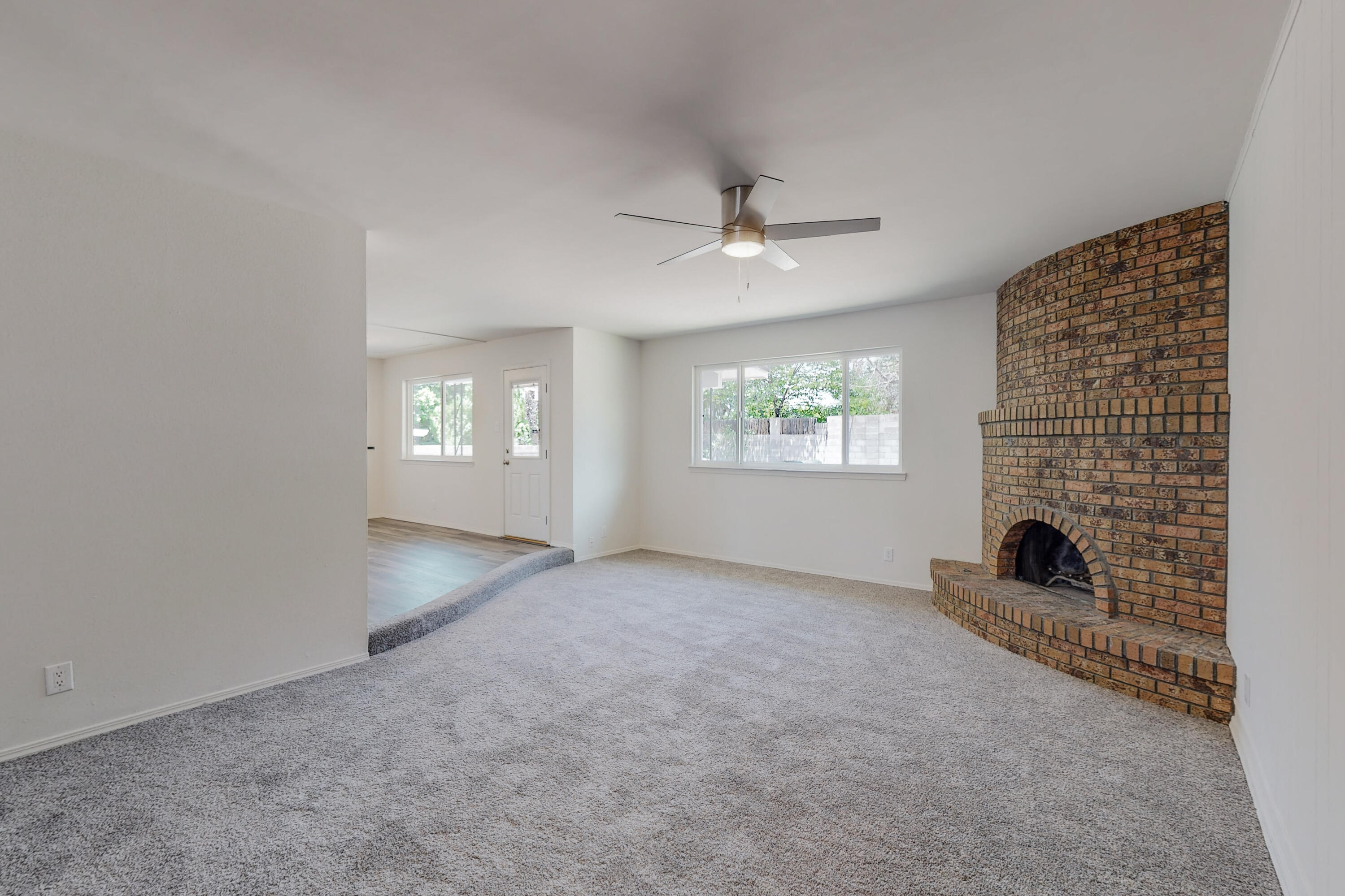 7561 CAPULIN Road NE