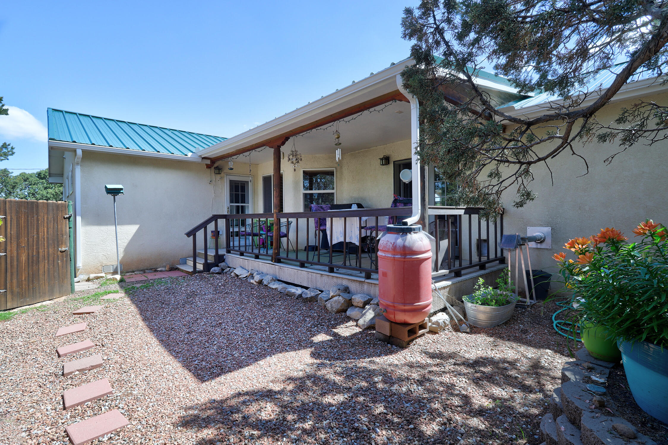 8 LONGVIEW Drive
