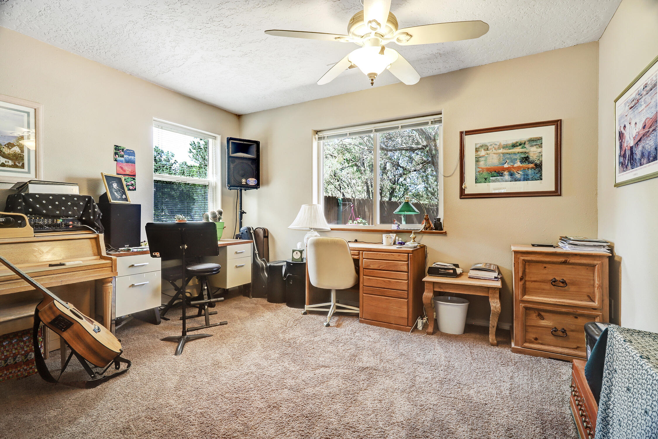 8 LONGVIEW Drive