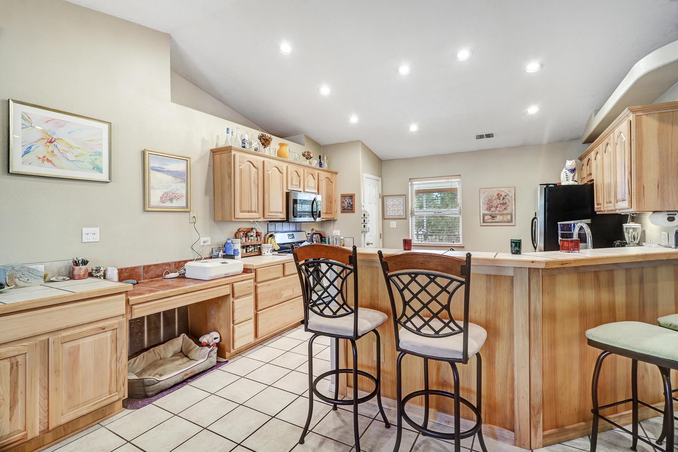 8 LONGVIEW Drive