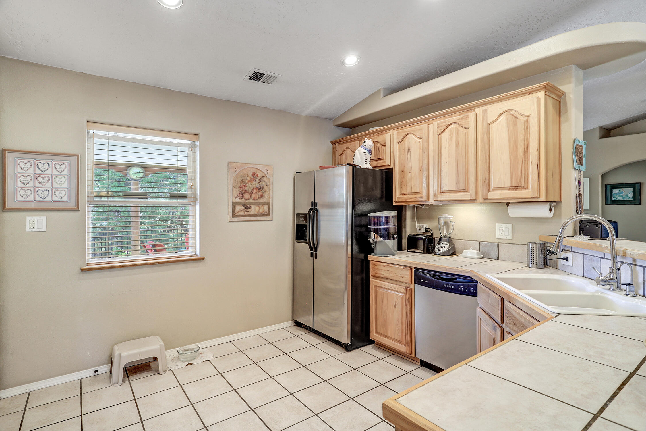 8 LONGVIEW Drive