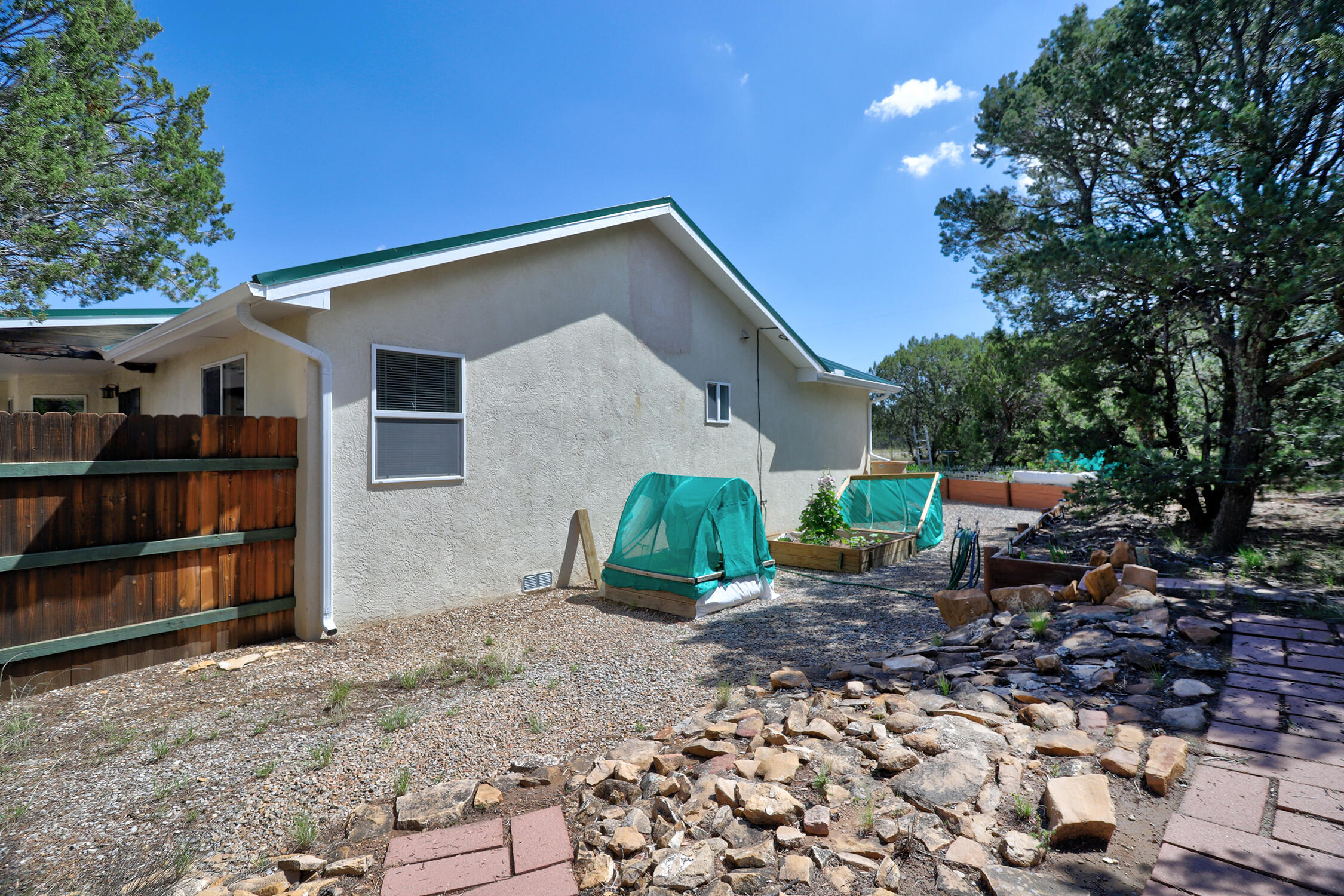 8 LONGVIEW Drive