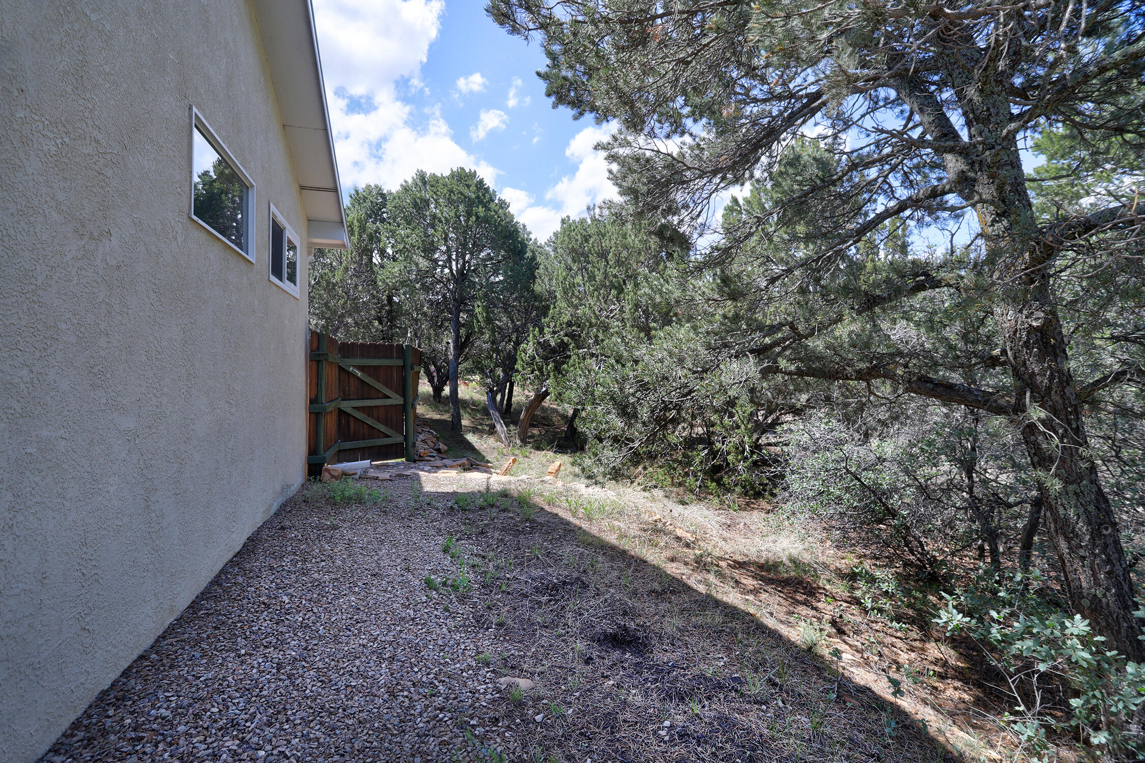8 LONGVIEW Drive