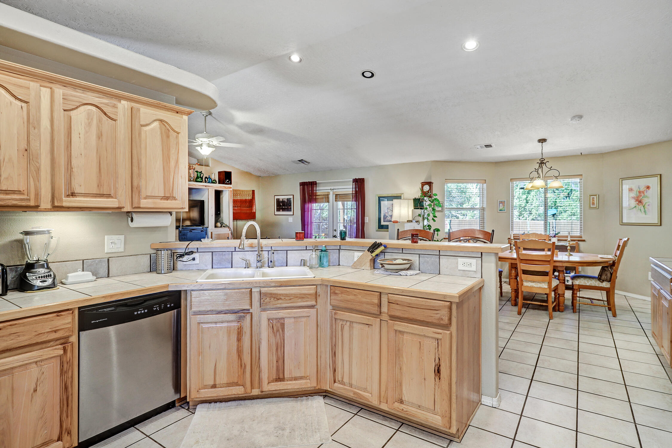 8 LONGVIEW Drive
