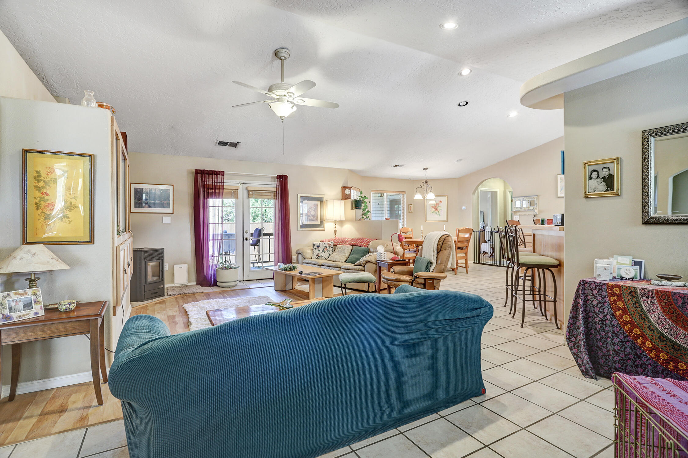 8 LONGVIEW Drive