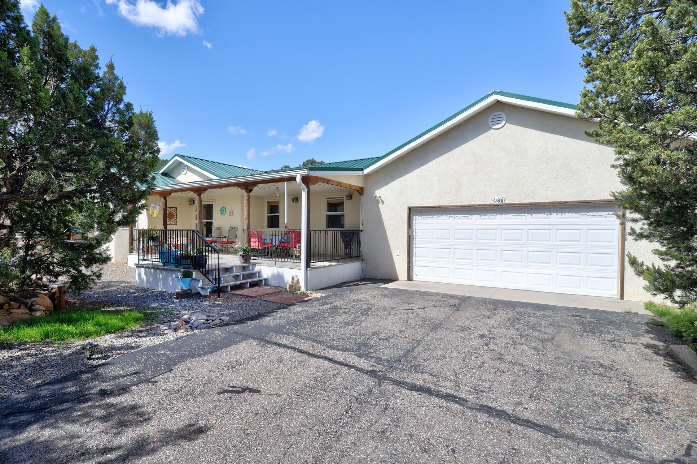 8 LONGVIEW Drive