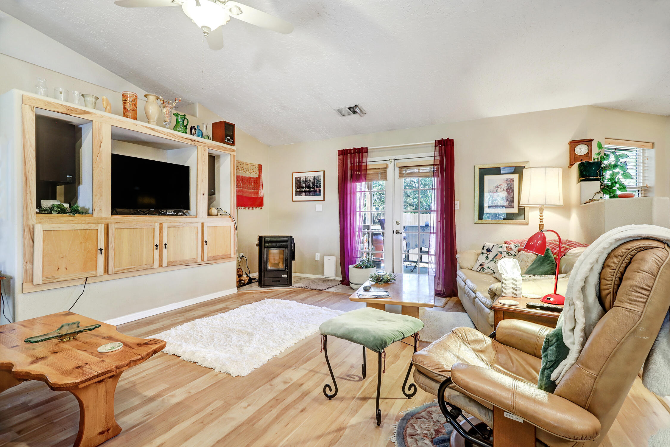 8 LONGVIEW Drive
