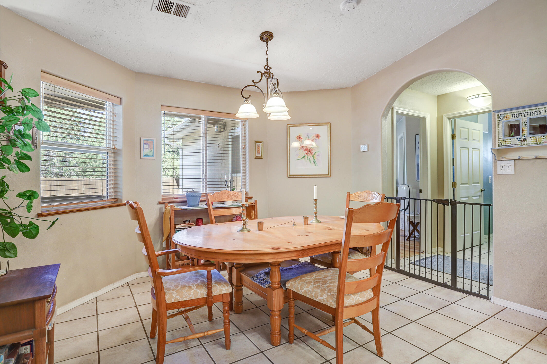 8 LONGVIEW Drive