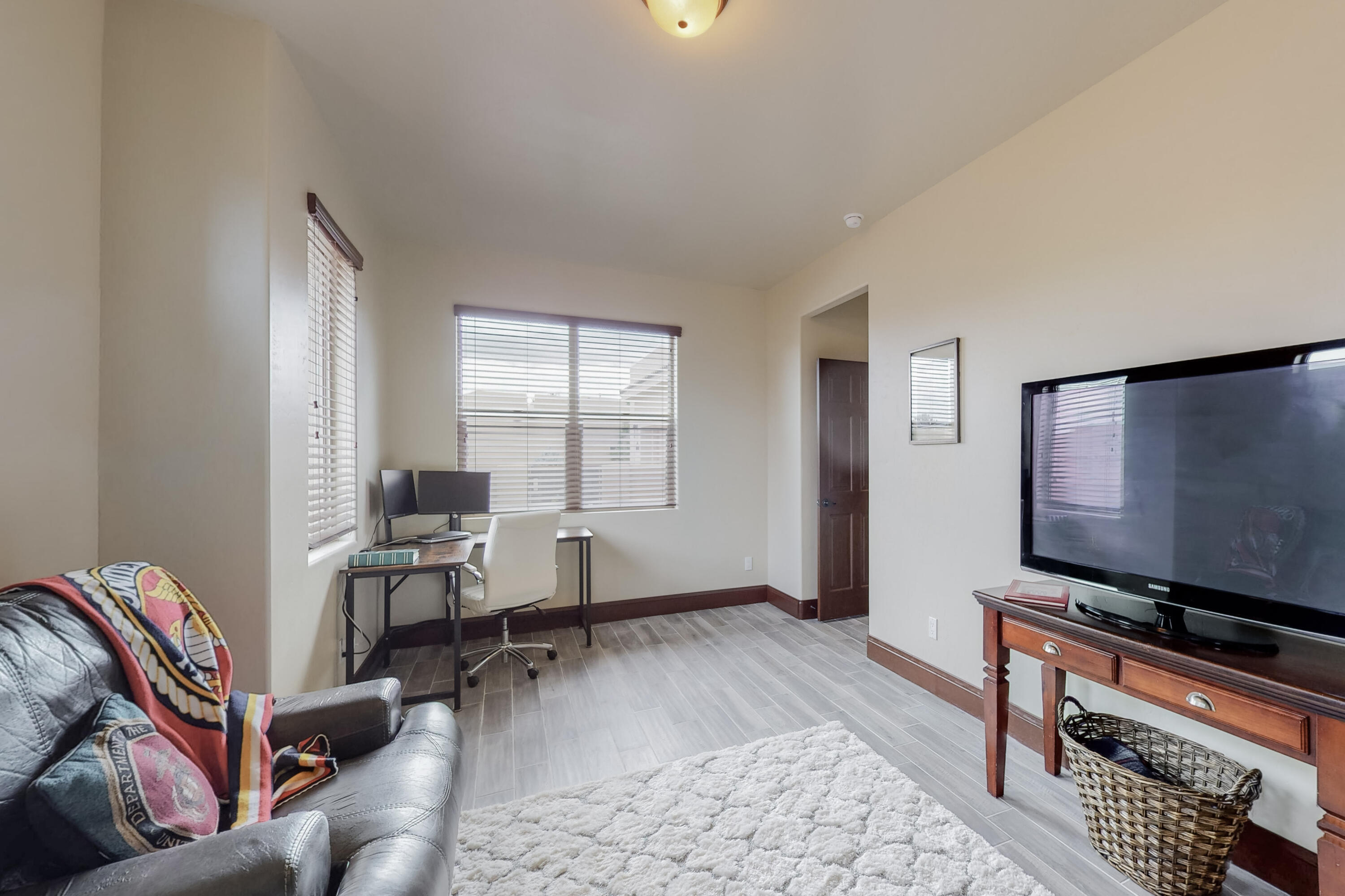2825 REDONDO SANTA FE NE