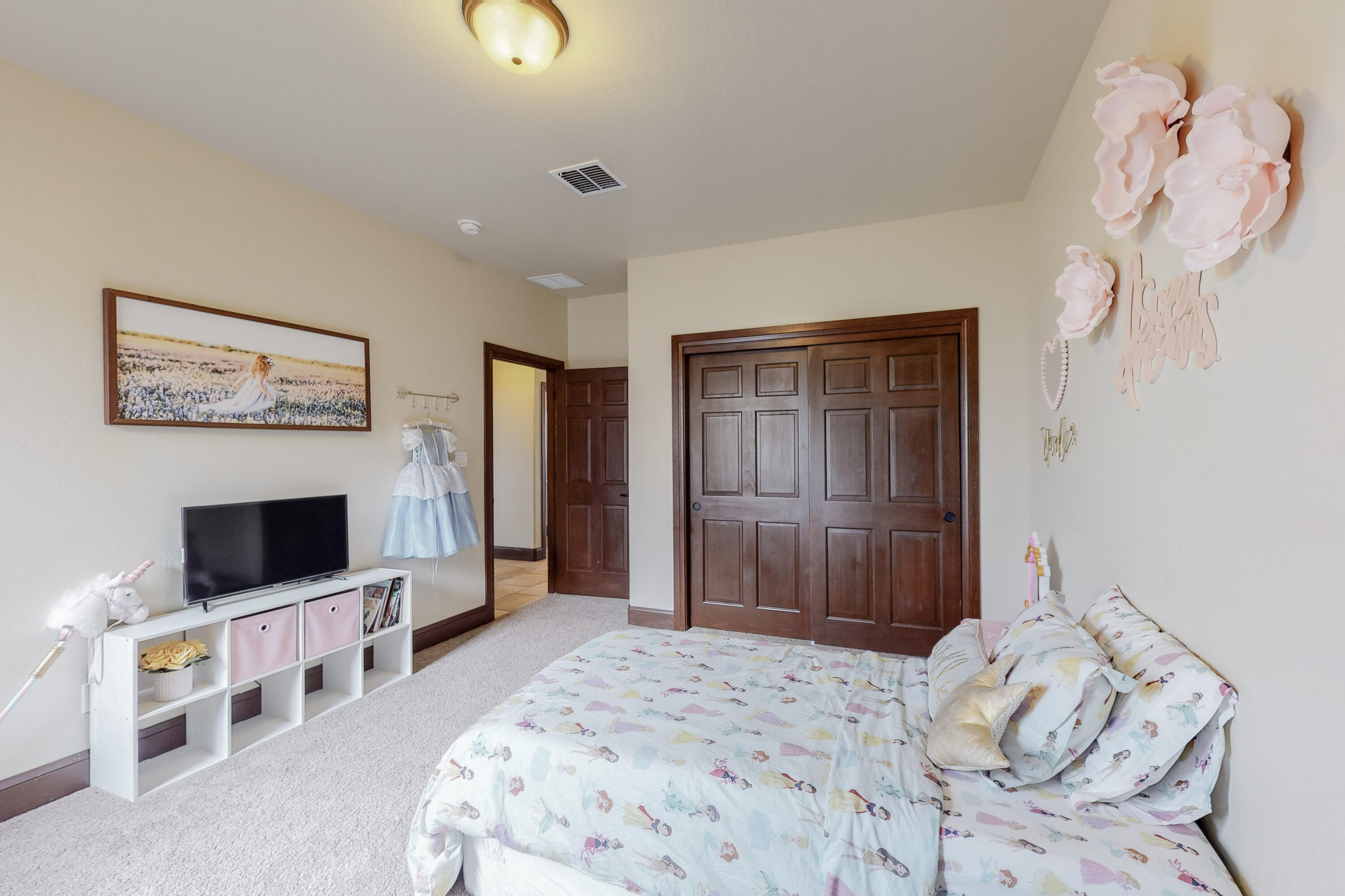 2825 REDONDO SANTA FE NE