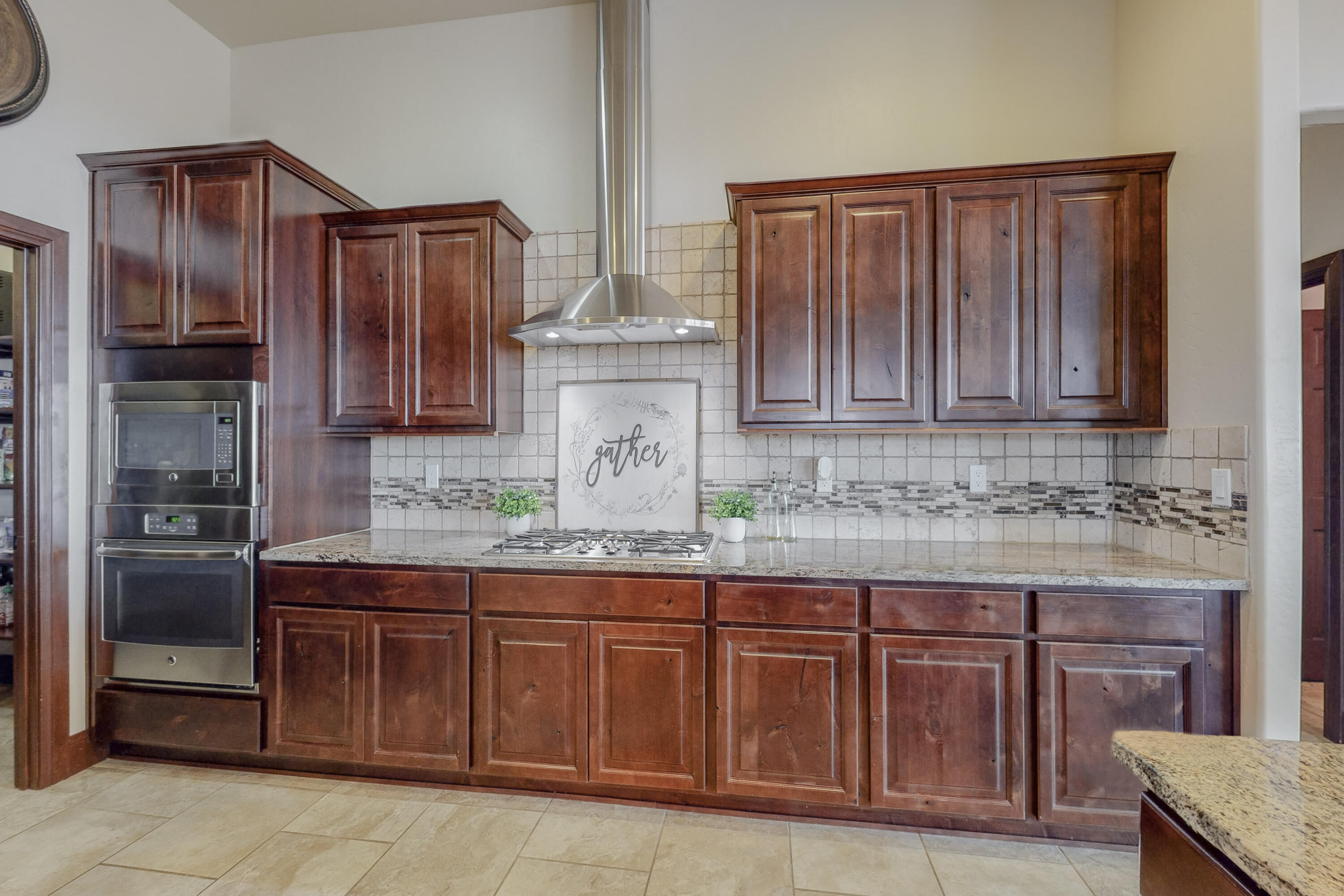 2825 REDONDO SANTA FE NE