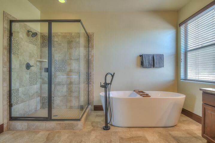 2825 REDONDO SANTA FE NE