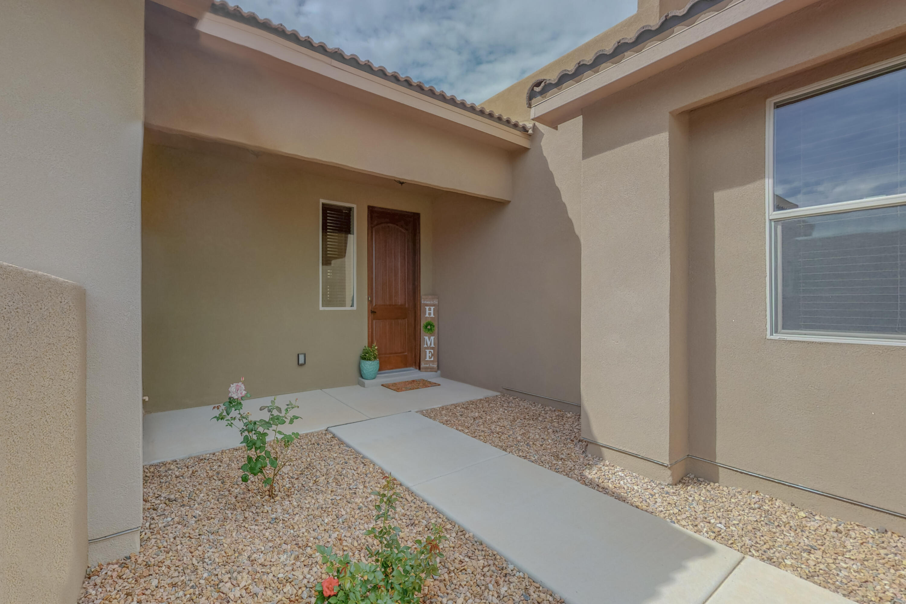 2825 REDONDO SANTA FE NE