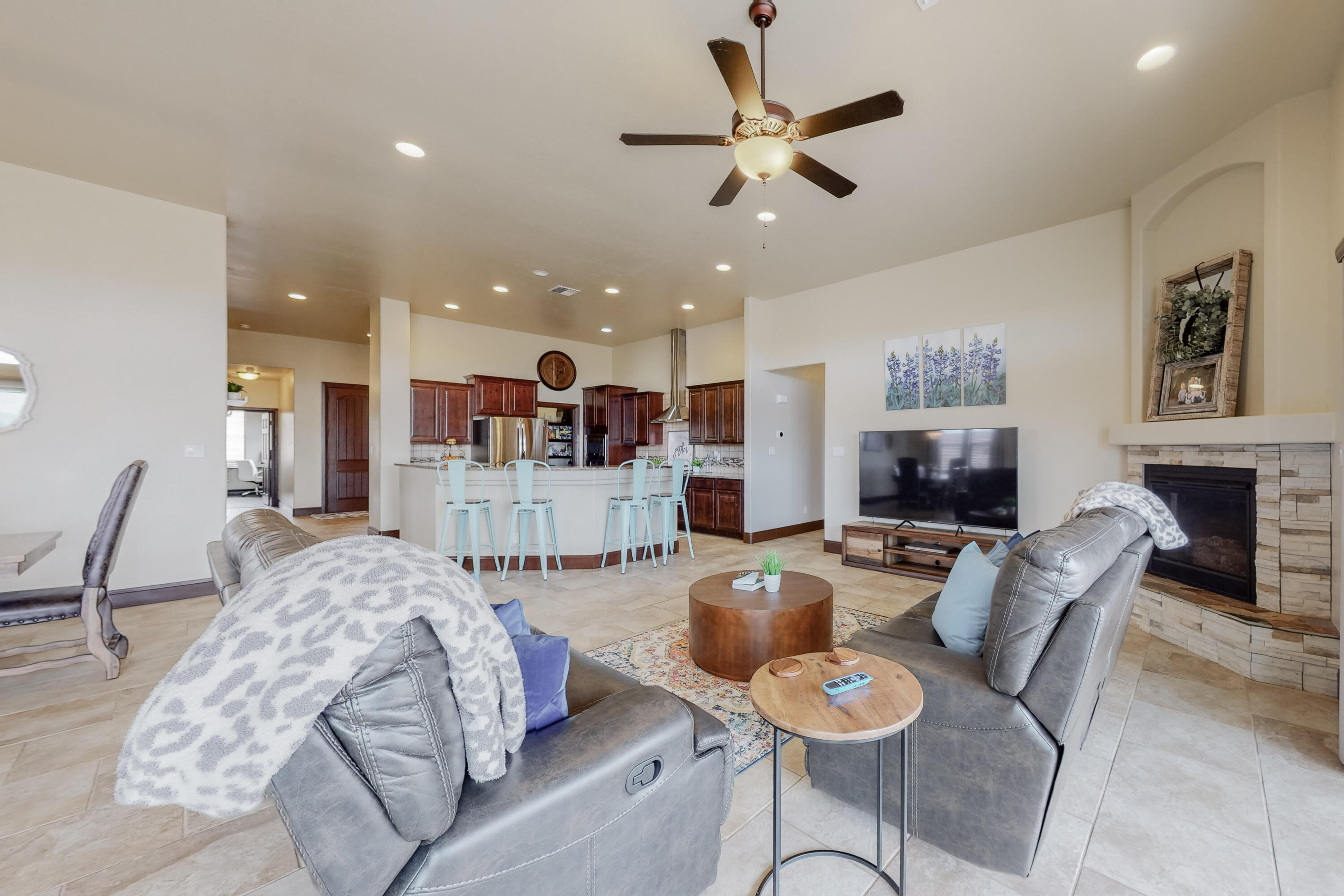 2825 REDONDO SANTA FE NE
