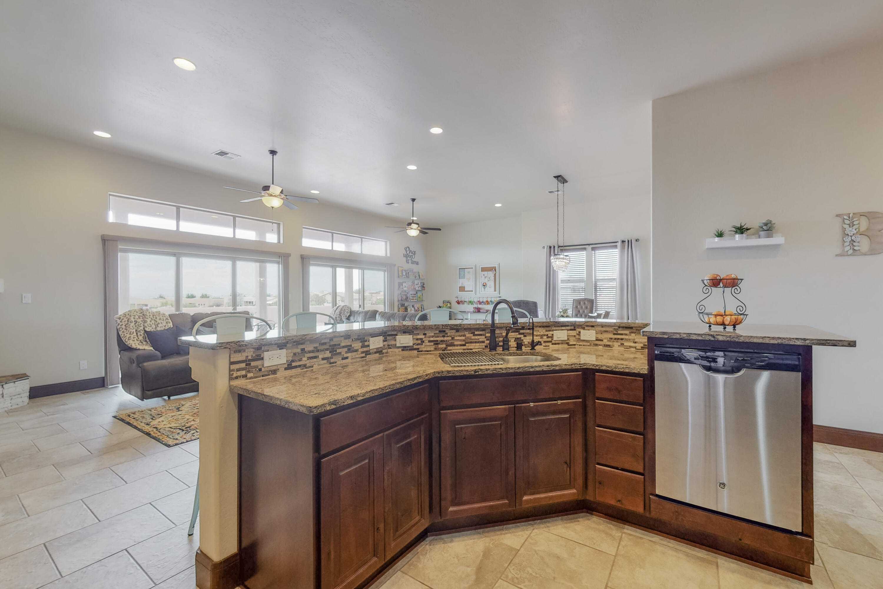 2825 REDONDO SANTA FE NE