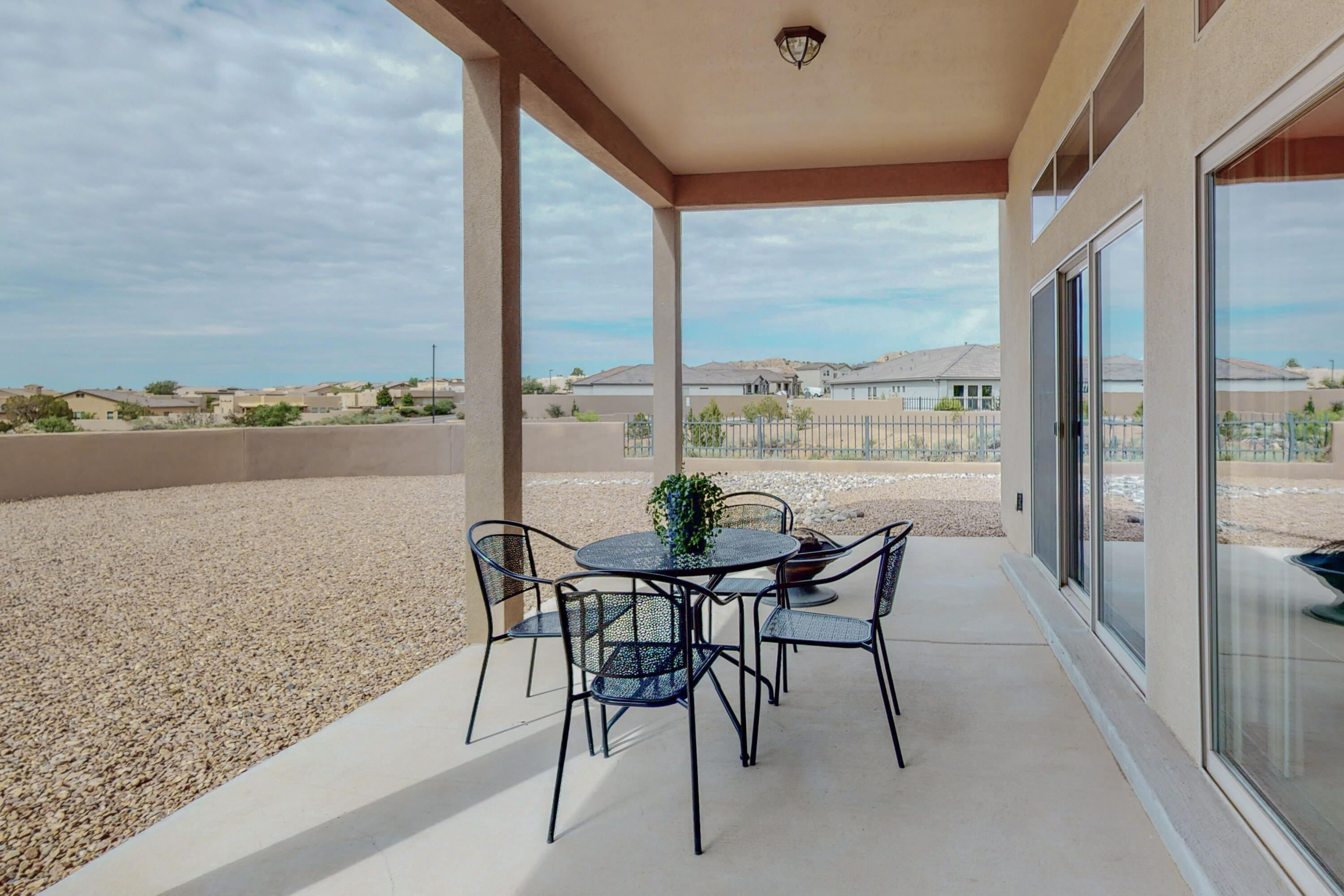 2825 REDONDO SANTA FE NE
