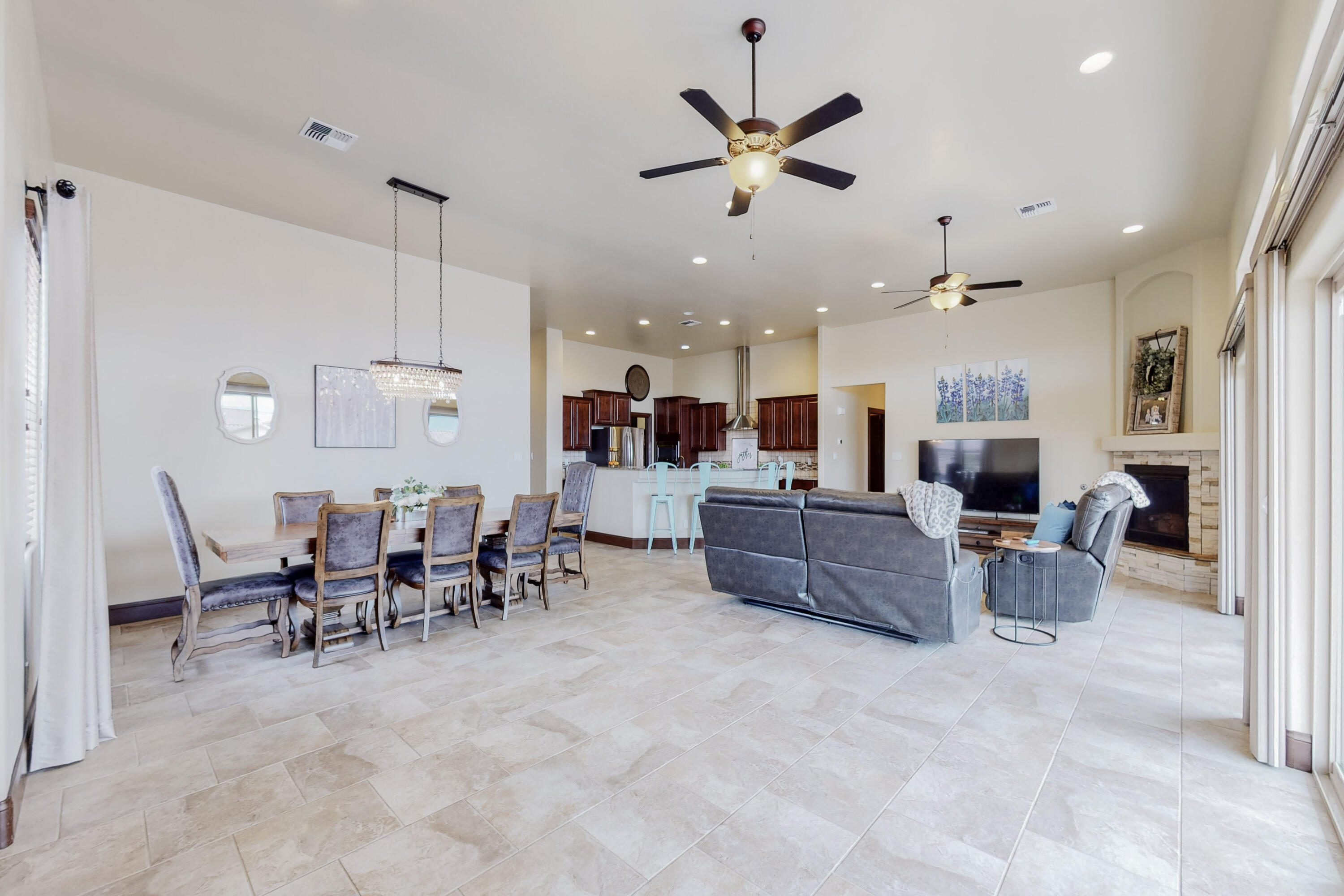 2825 REDONDO SANTA FE NE