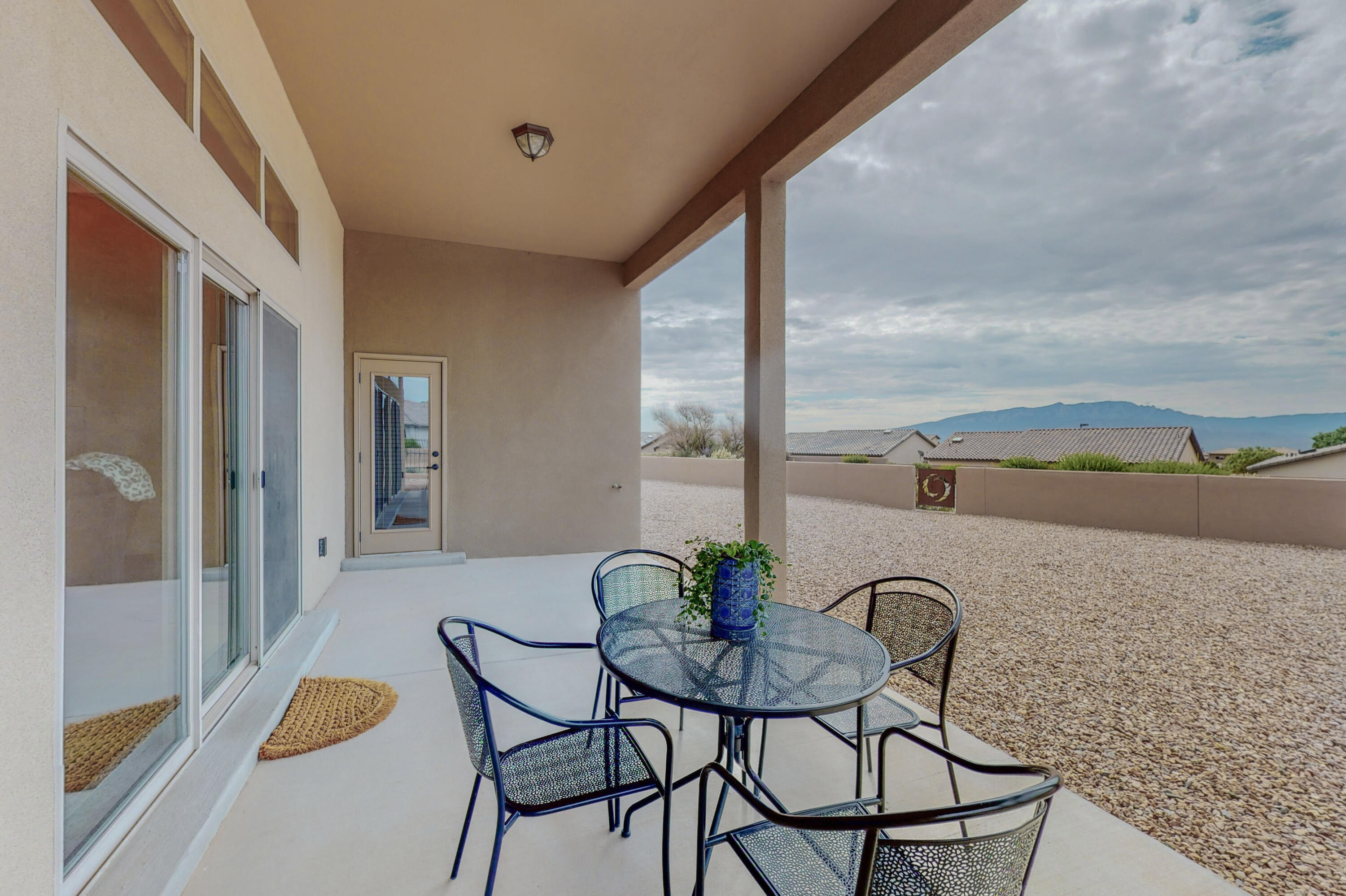2825 REDONDO SANTA FE NE