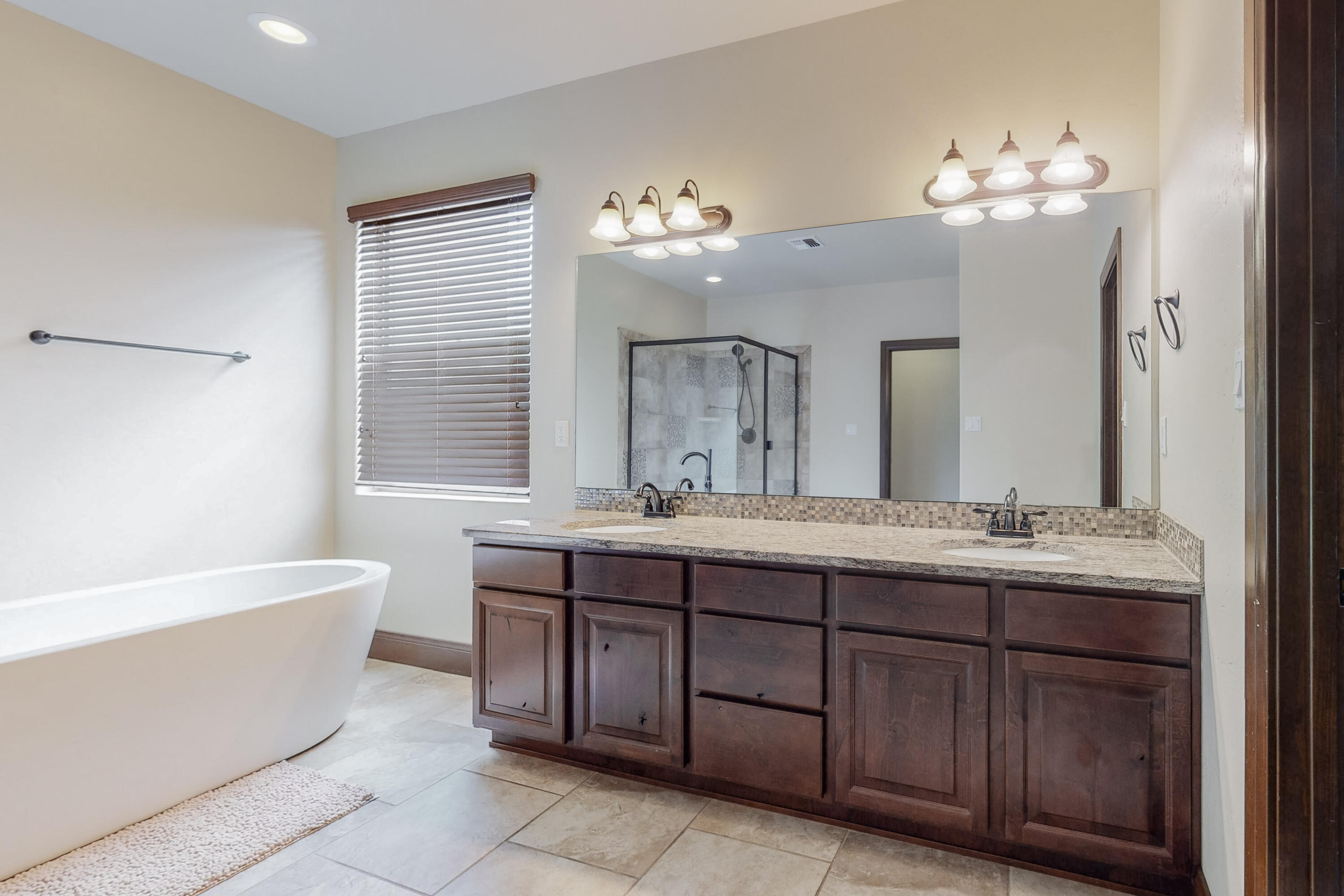 2825 REDONDO SANTA FE NE