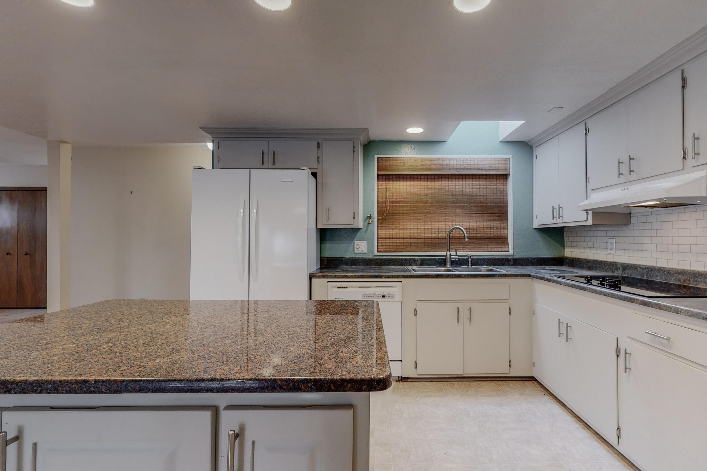 4011 SAN ANDRES Avenue NE