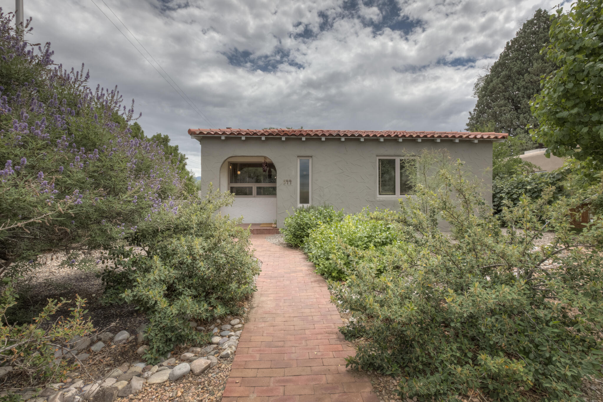 544 Solano Drive NE