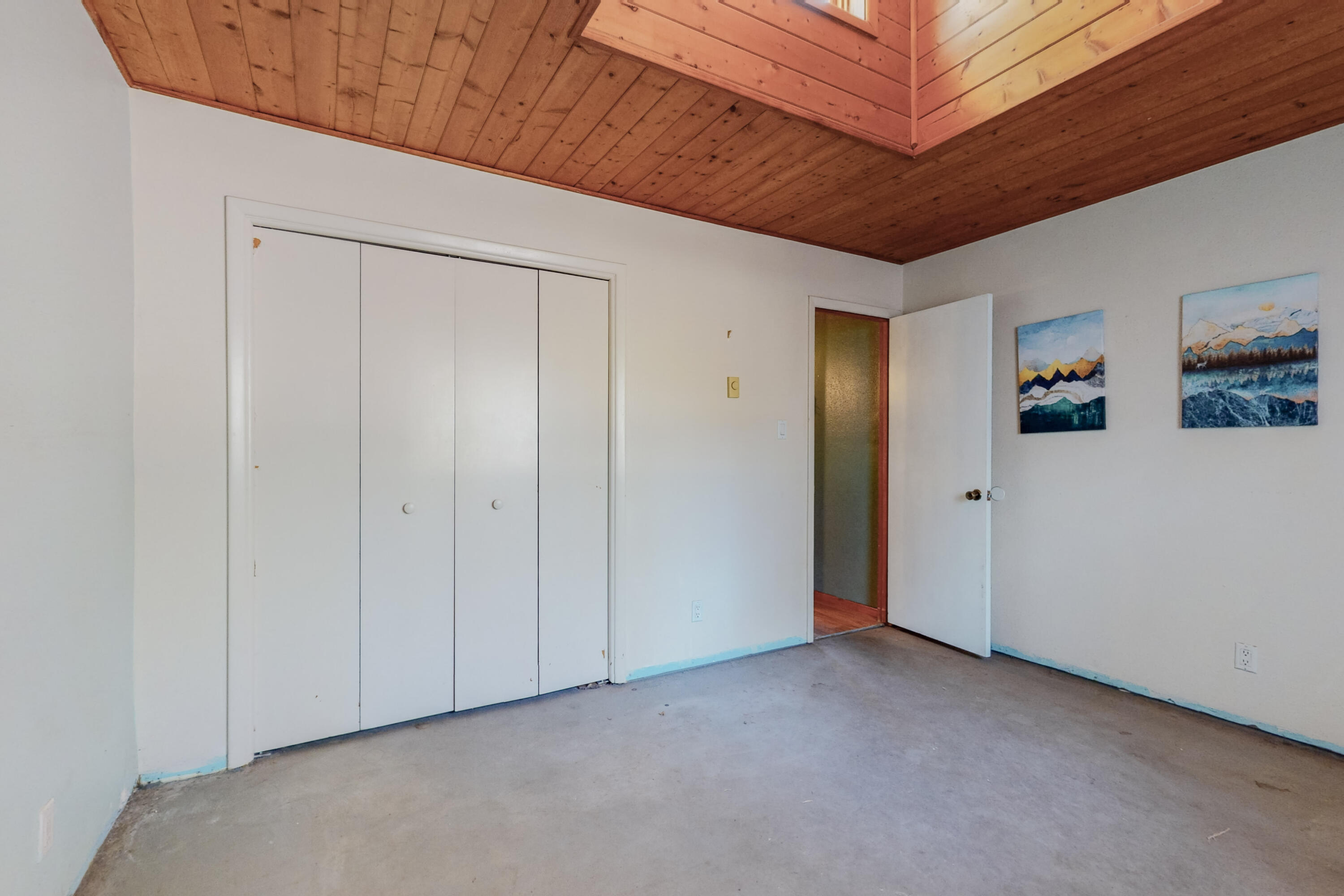 207 Woodpecker Court