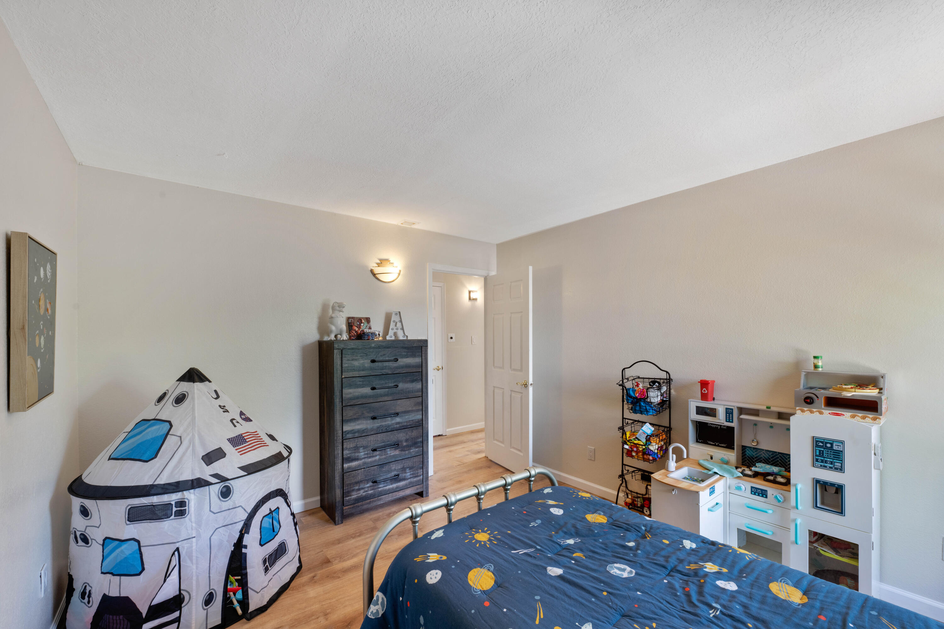 7305 COUNTRYWOOD Avenue NW