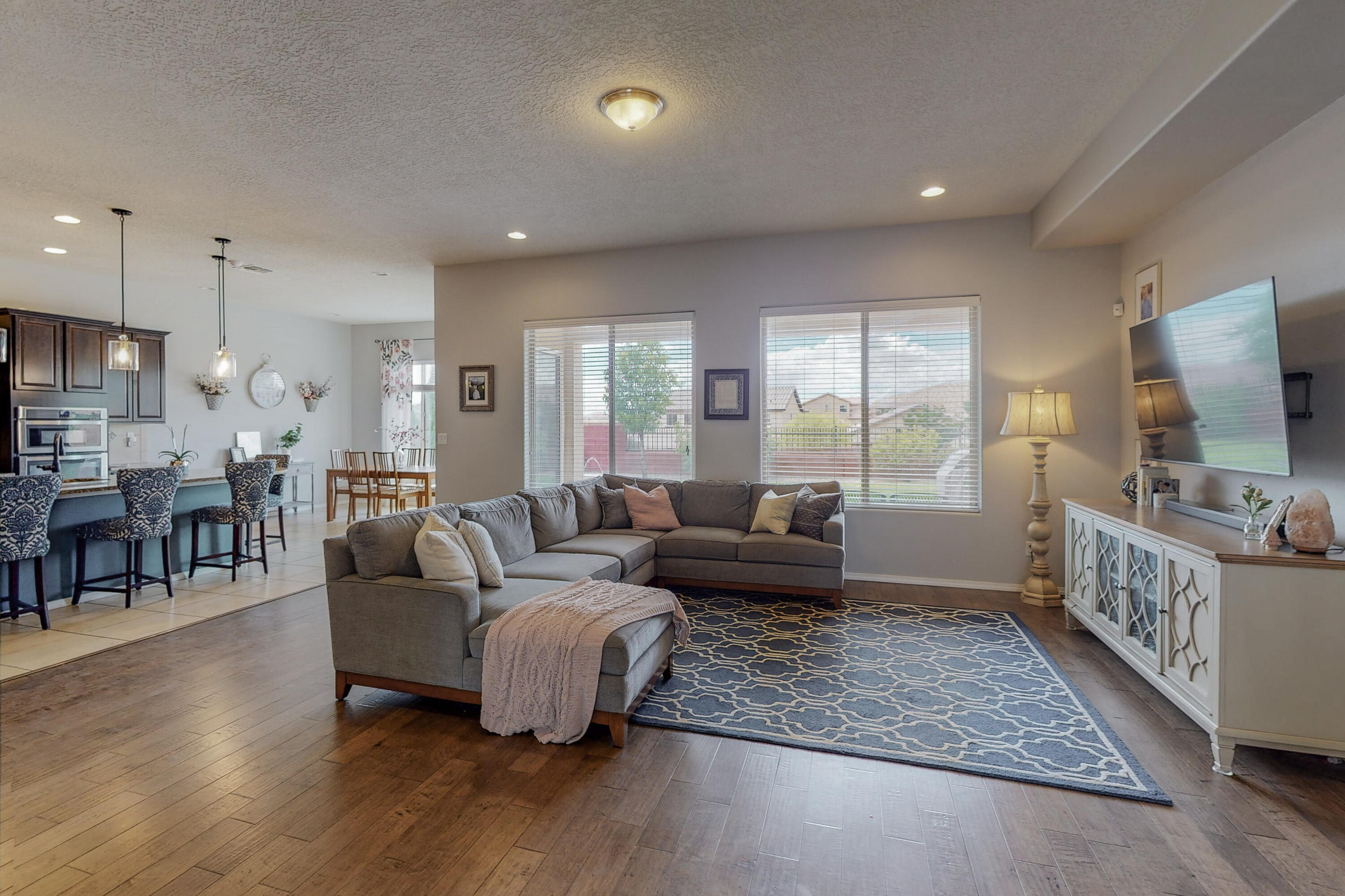 703 Vista Este Trail NE