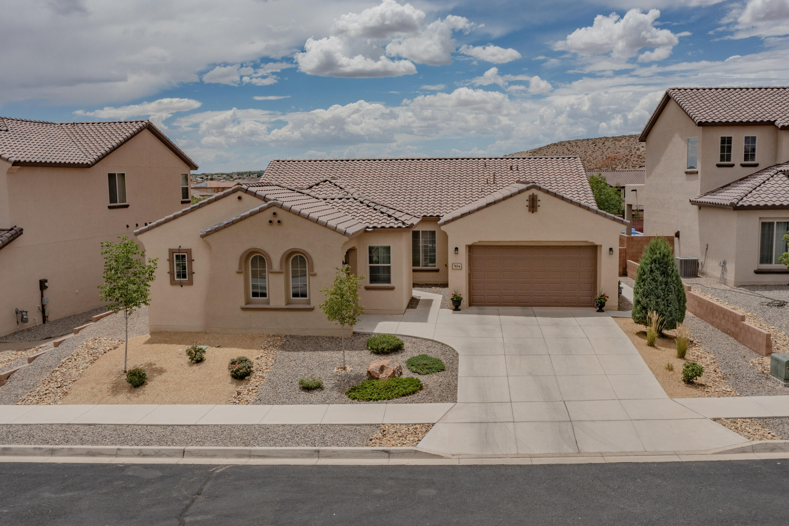 703 Vista Este Trail NE
