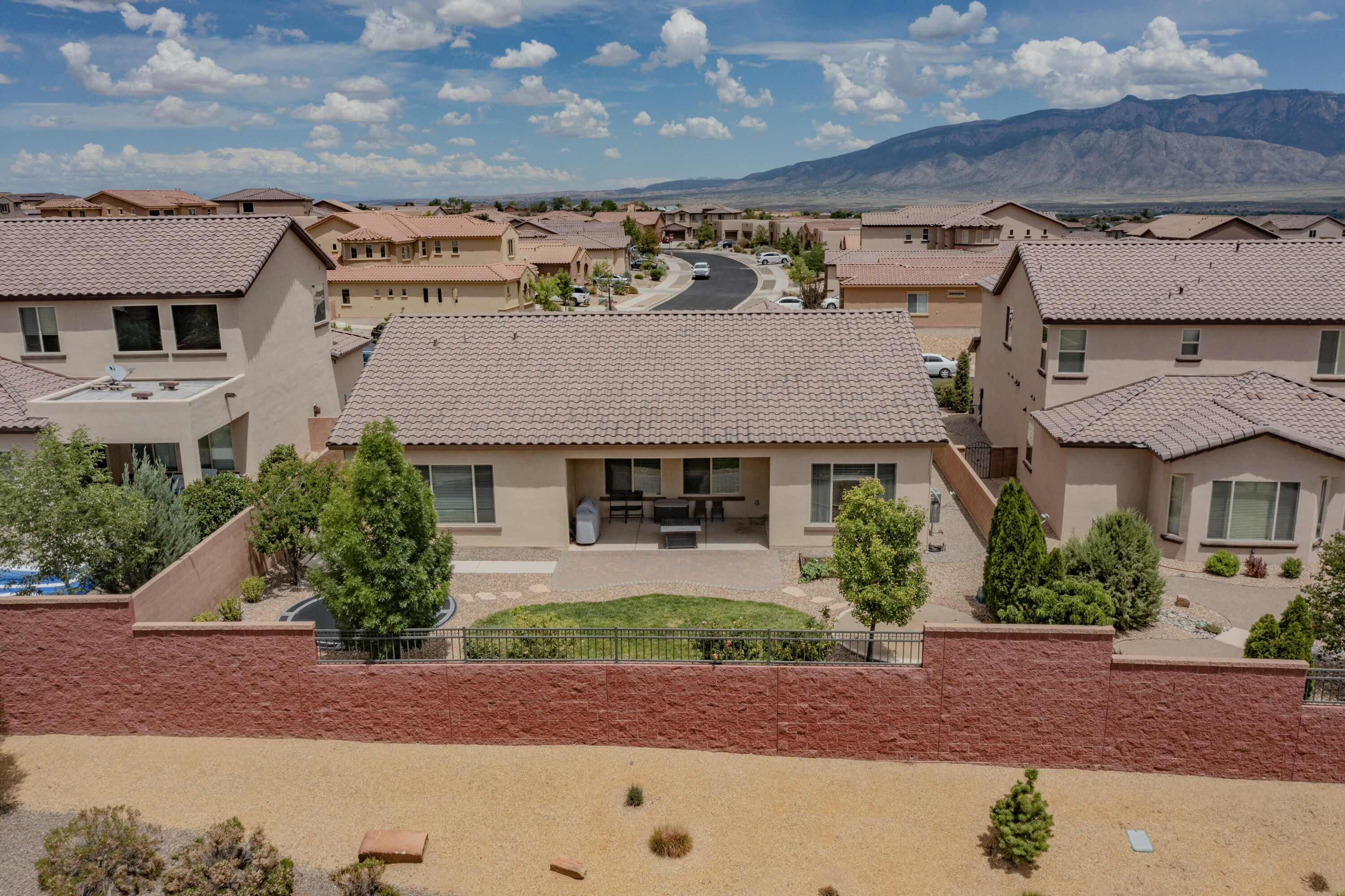 703 Vista Este Trail NE