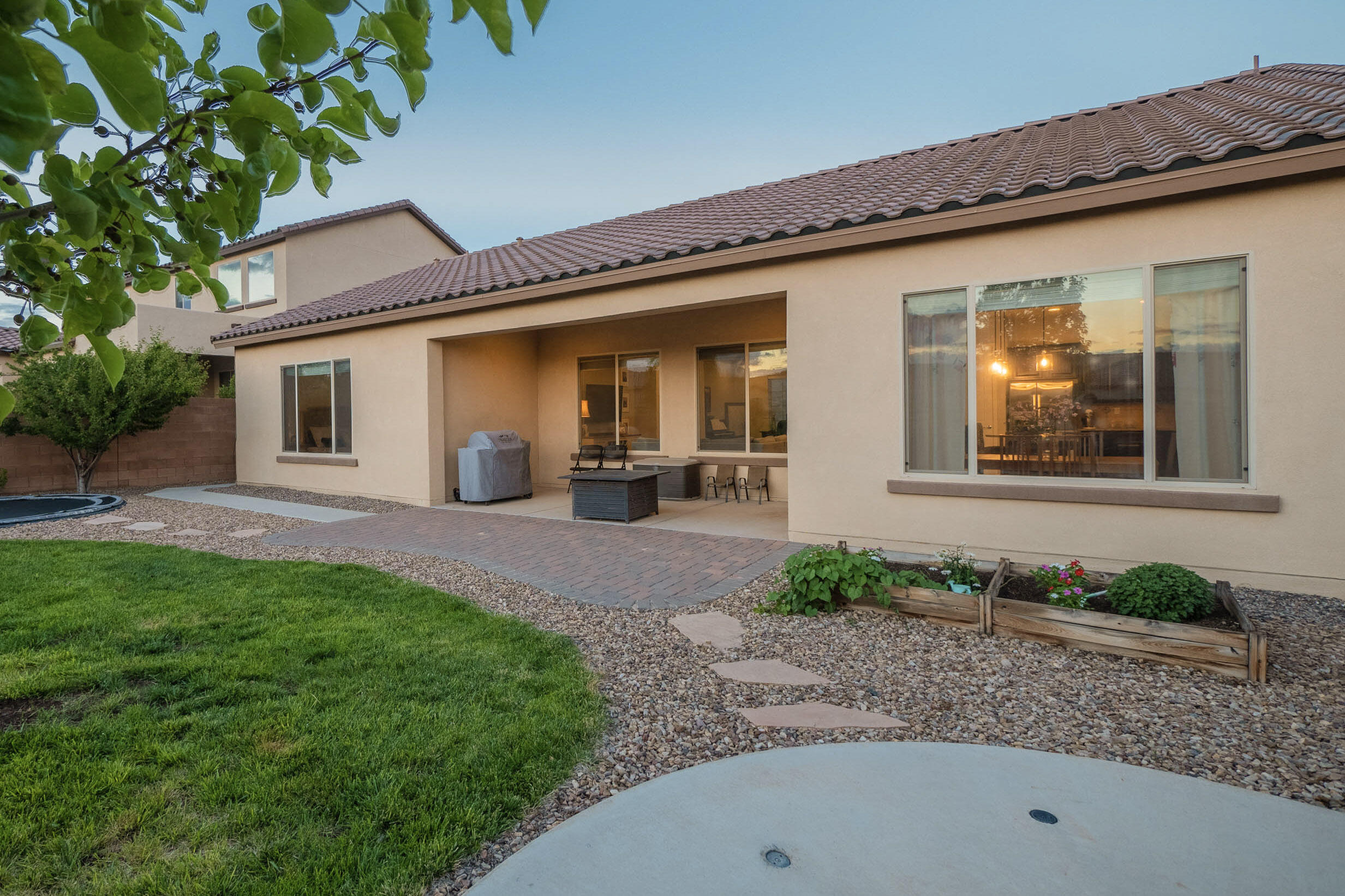 703 Vista Este Trail NE