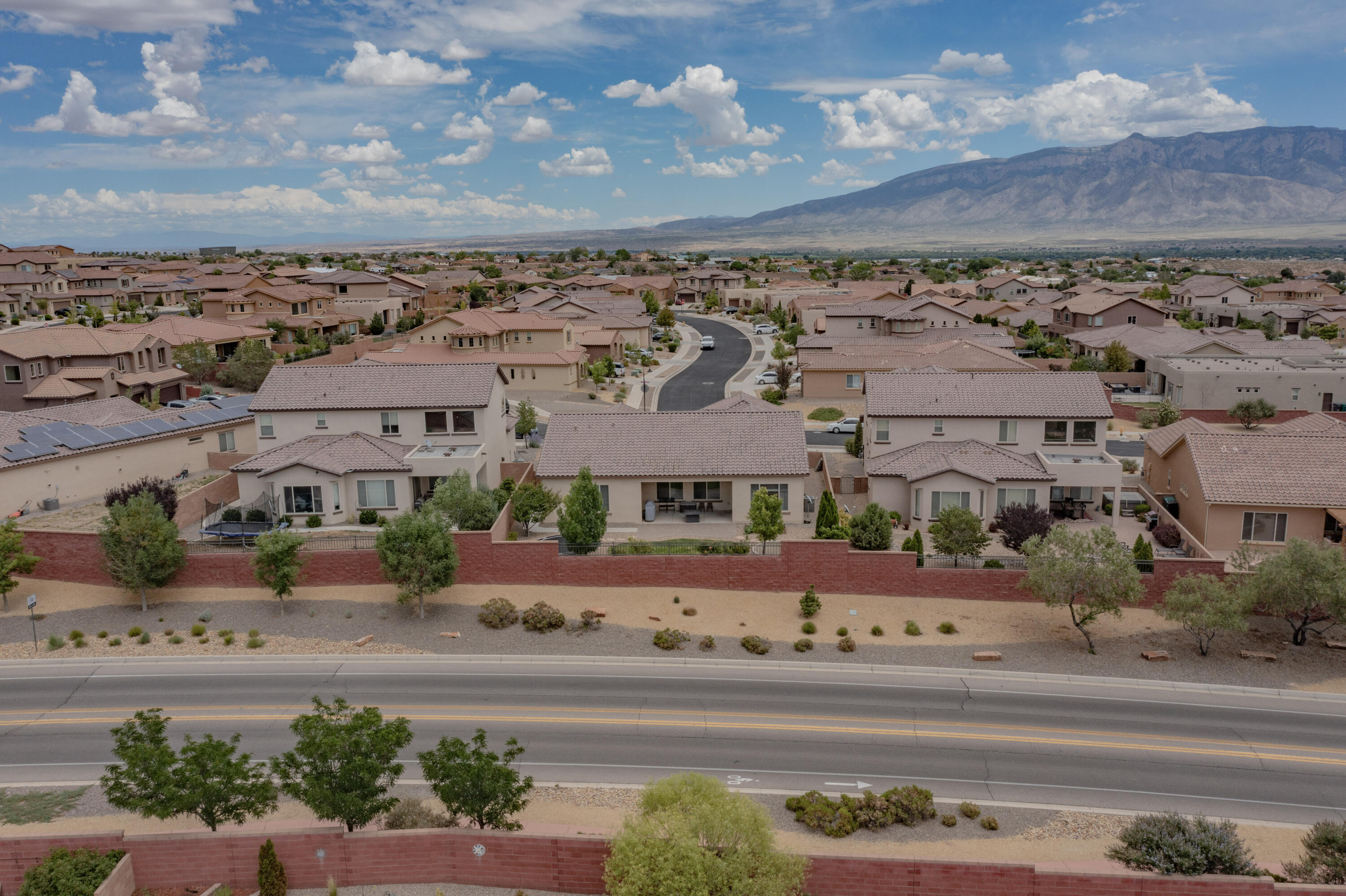 703 Vista Este Trail NE