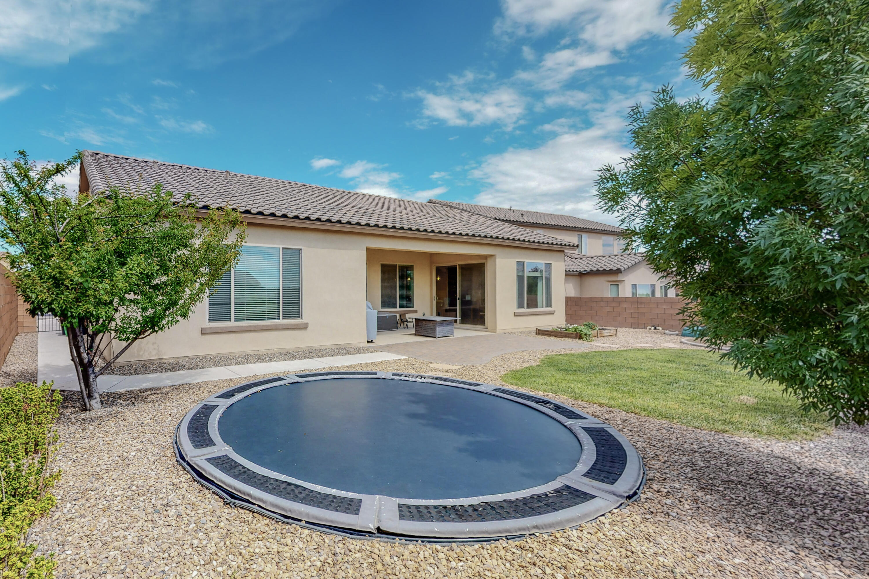 703 Vista Este Trail NE