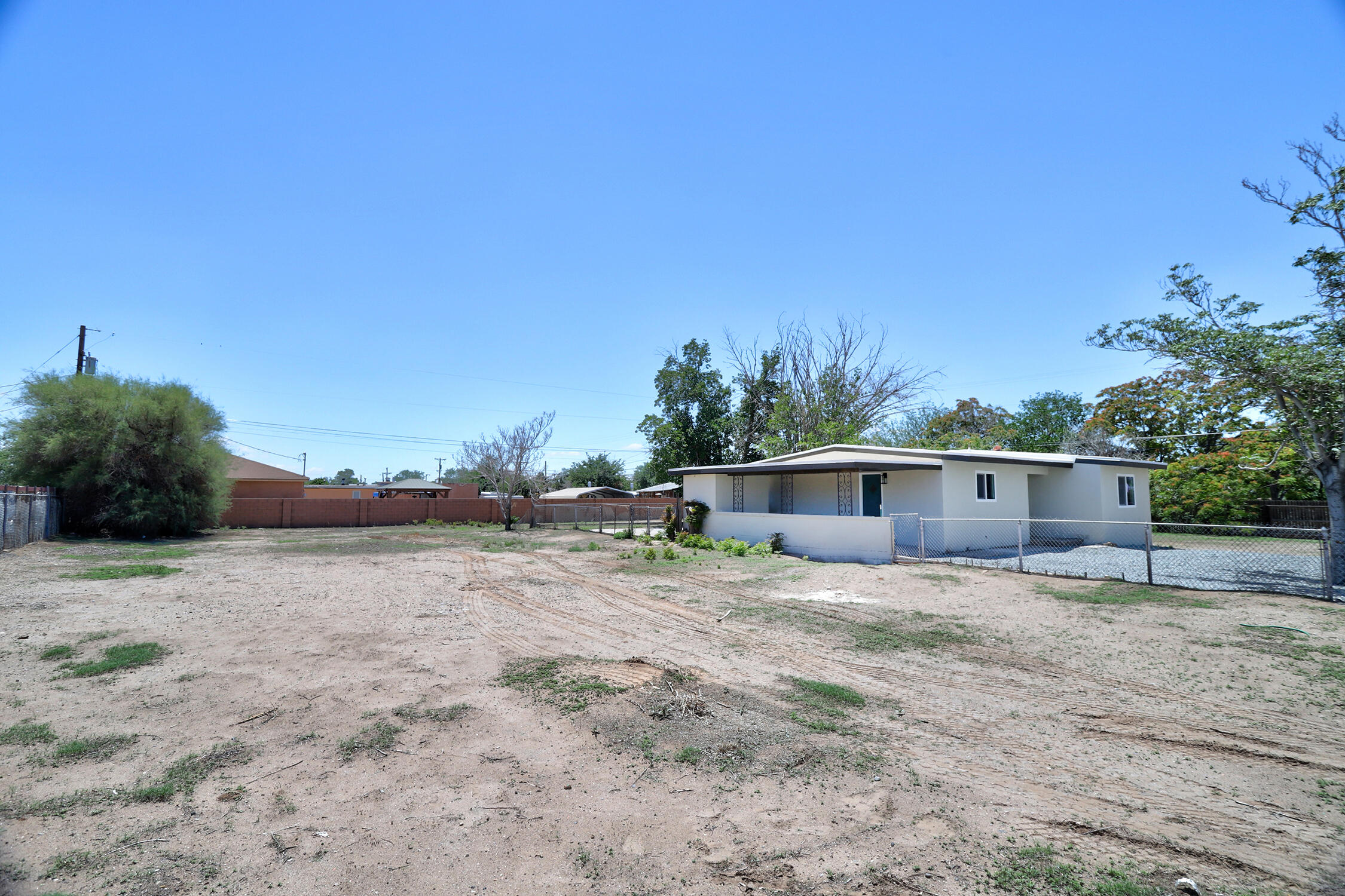 208 CAMINO SEIS SW