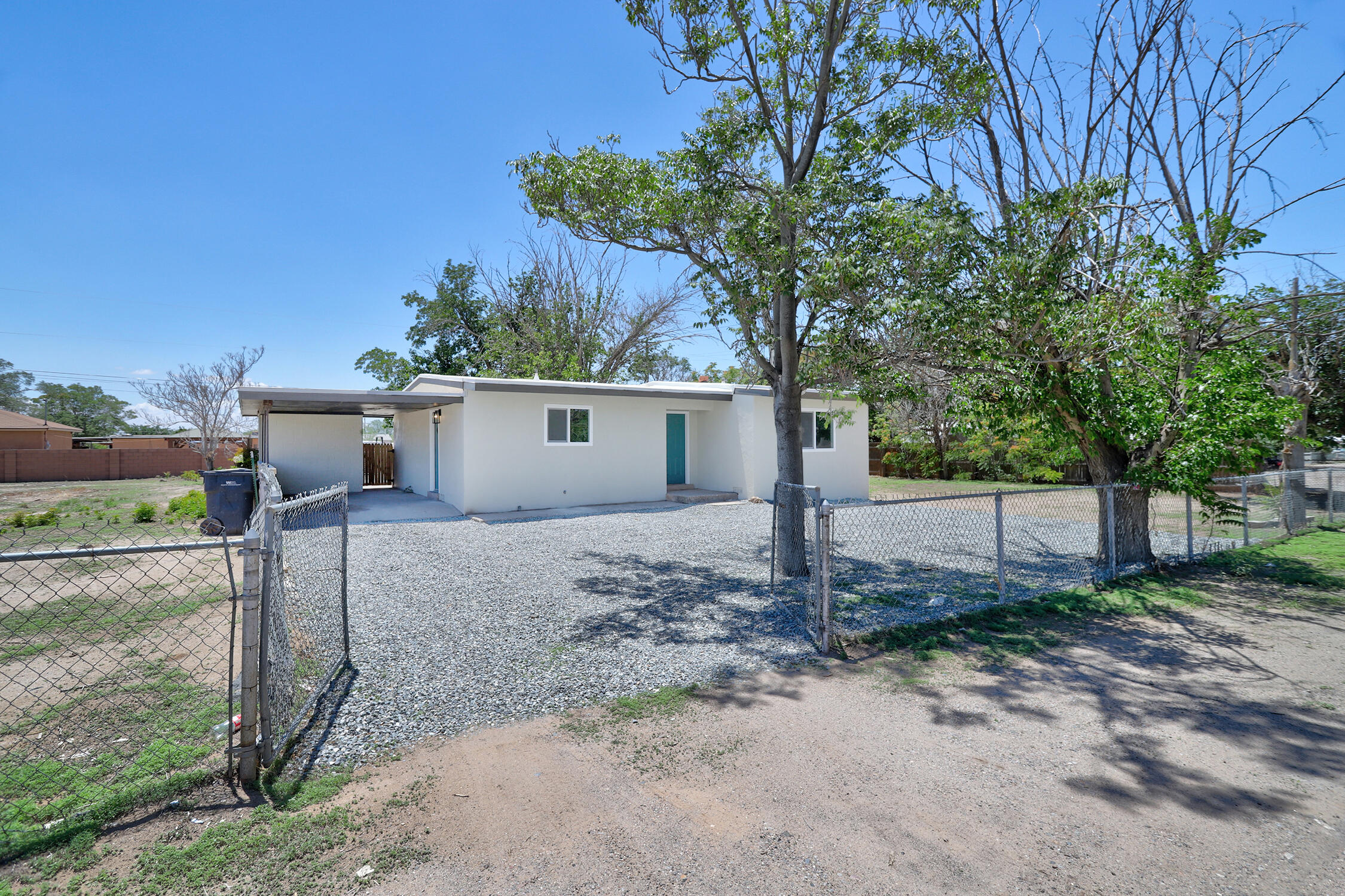 208 CAMINO SEIS SW