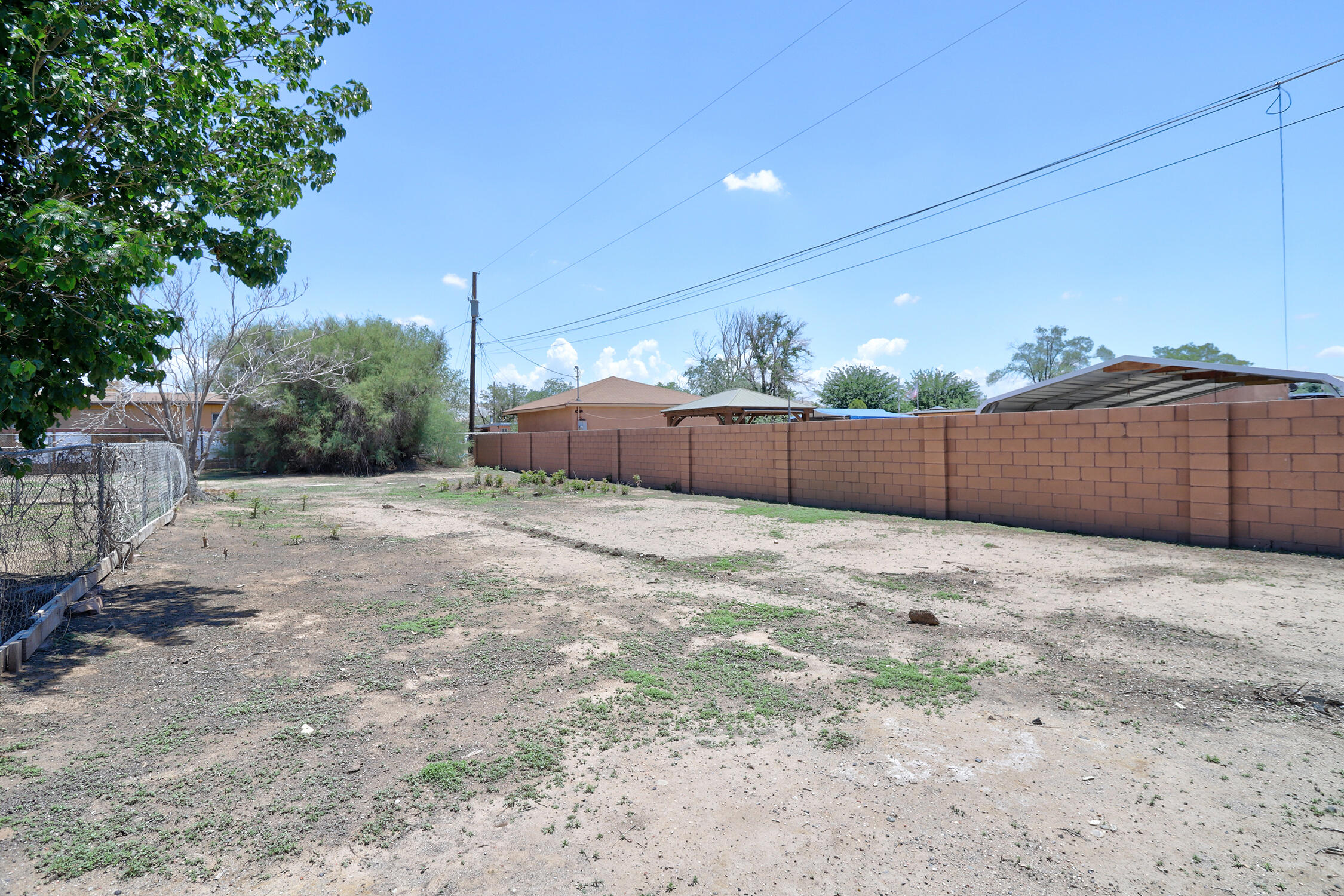 208 CAMINO SEIS SW